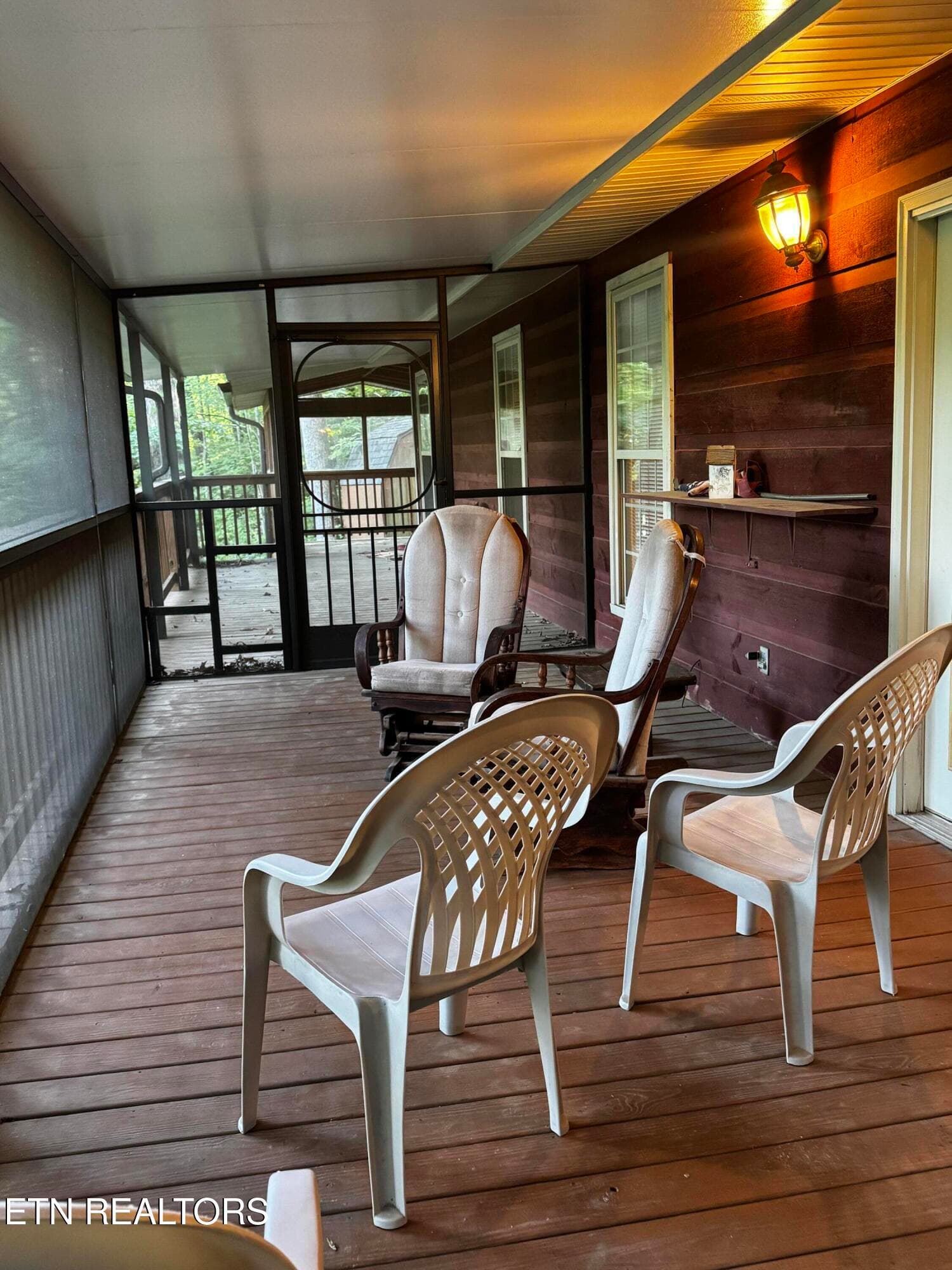 parton screen porch - 530 Parton Drive, Gatlinburg, TN 37738, Gatlinburg