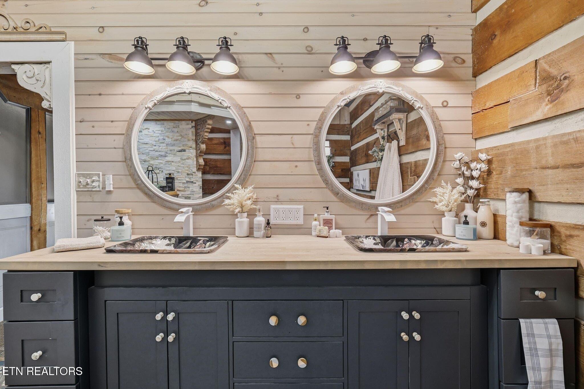 Primary Bath - 802 Lee Shirley Rd, Maryville, TN 37801