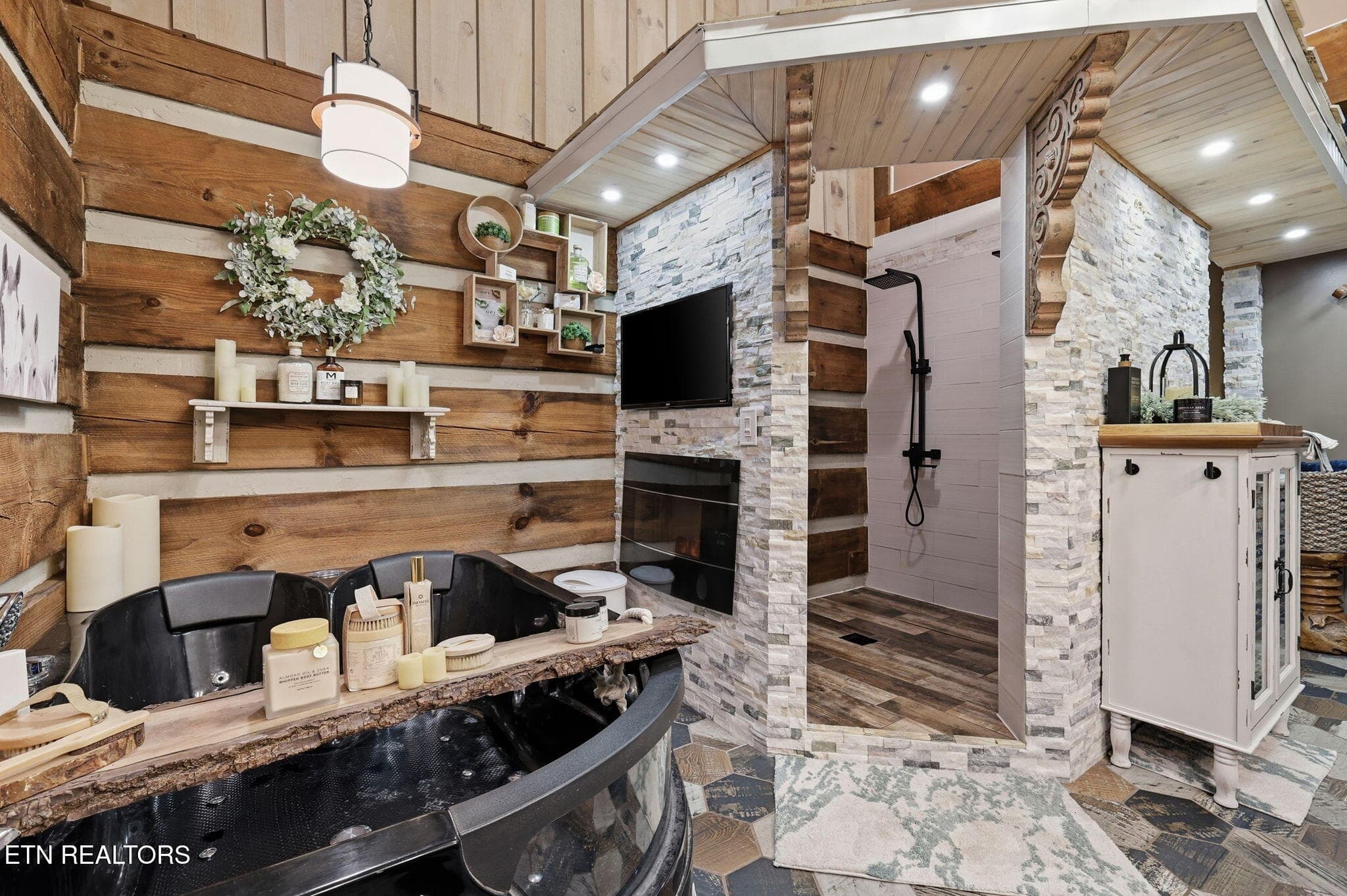 Primary Bath - 802 Lee Shirley Rd, Maryville, TN 37801