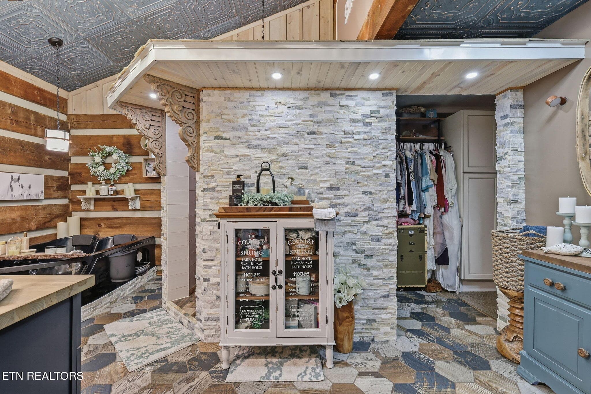 Main suite - 802 Lee Shirley Rd, Maryville, TN 37801