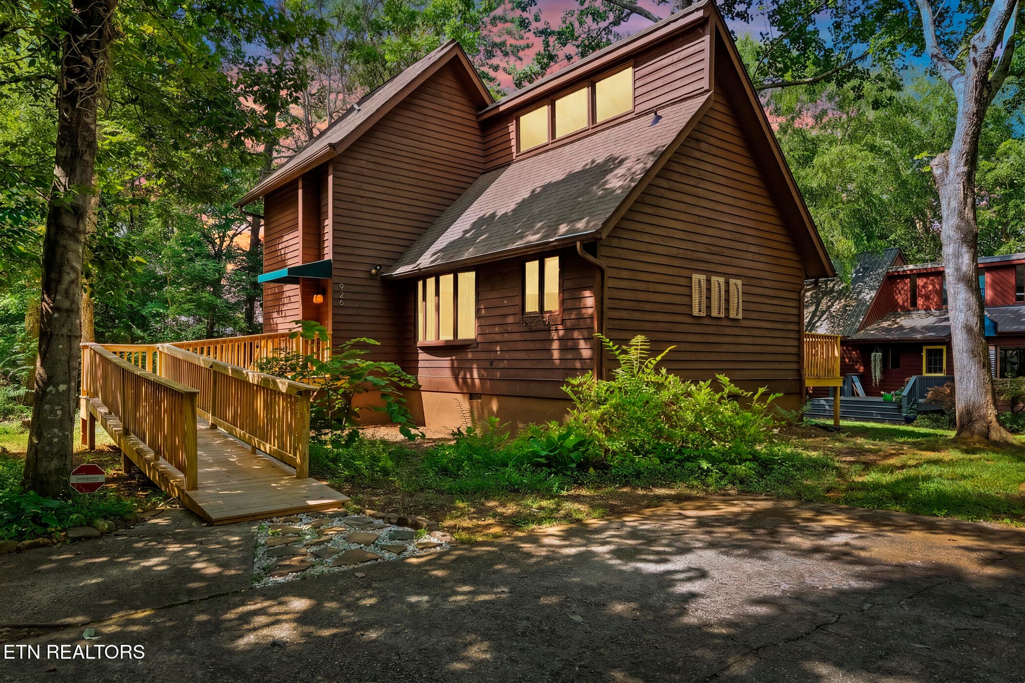 926 Wildwood Garden Drive, Knoxville, TN 37920