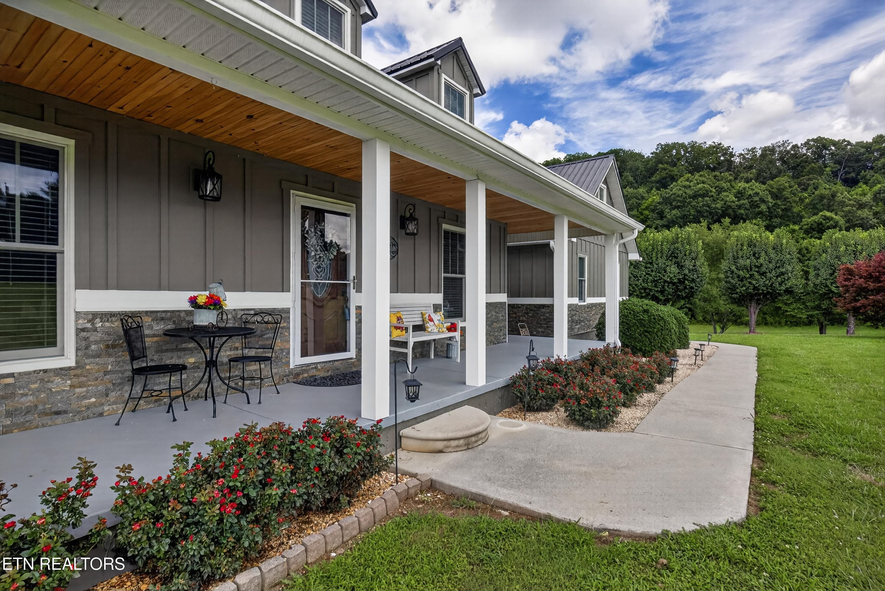 L40A1261 - 112 County Road 290, Philadelphia, TN 37846