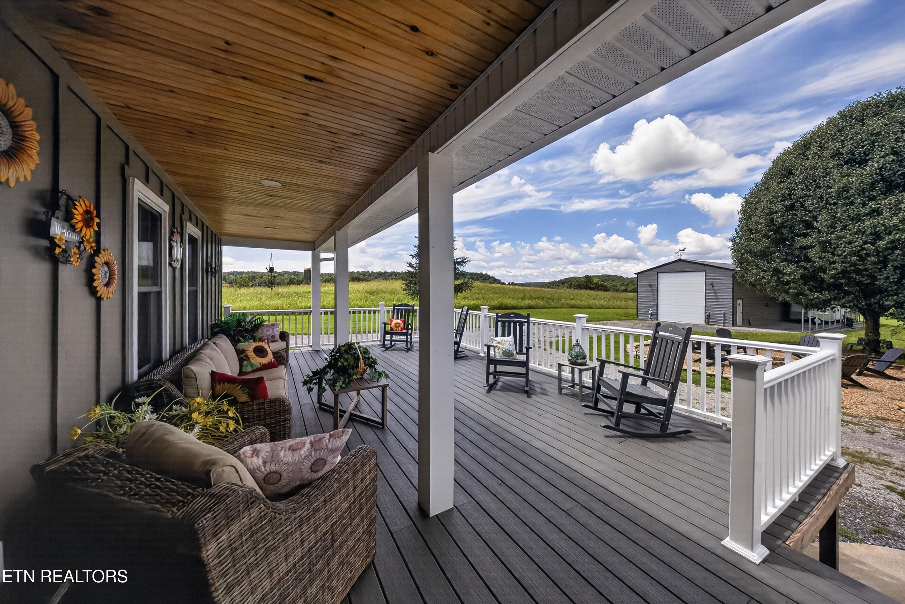 L40A1249 - 112 County Road 290, Philadelphia, TN 37846
