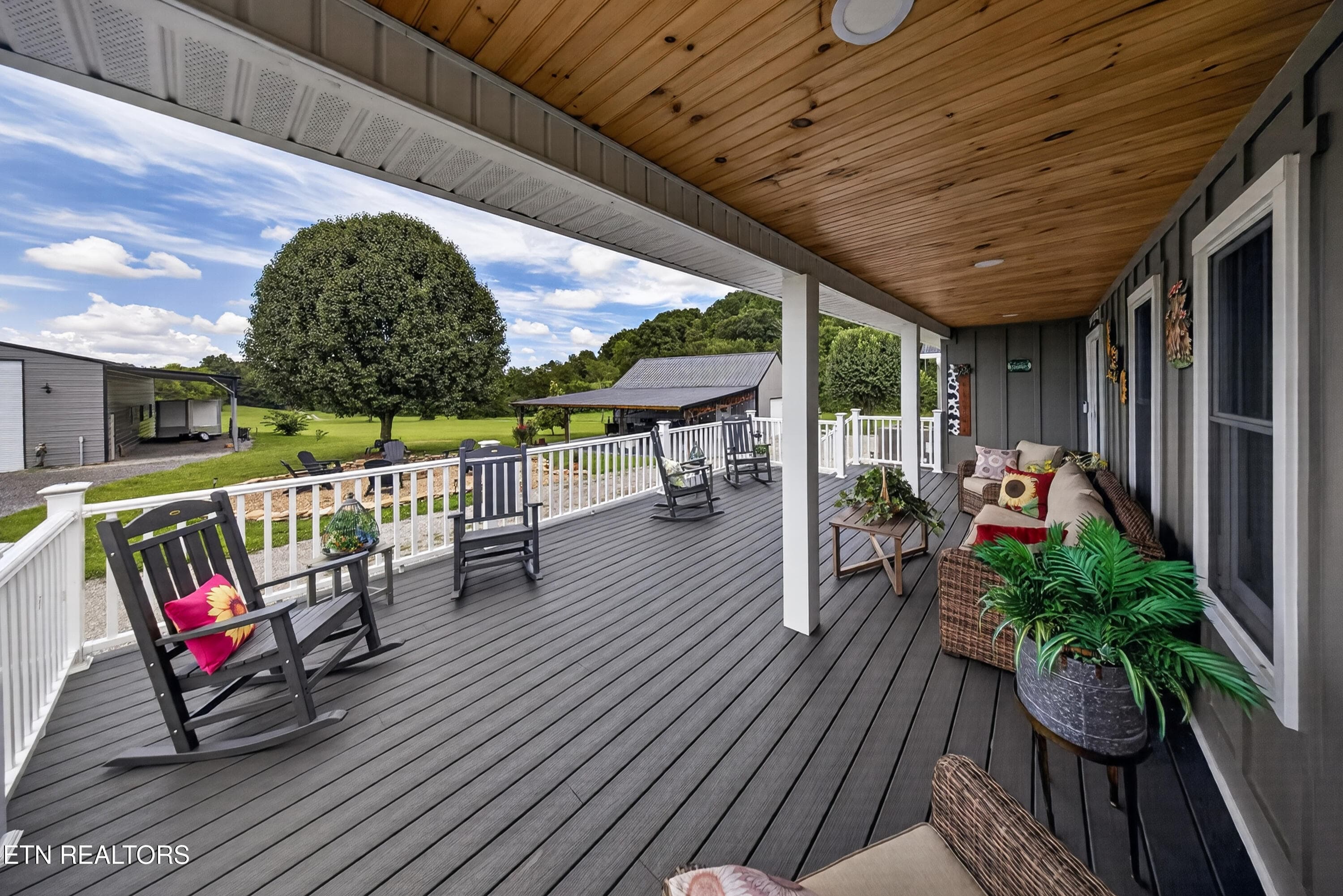 L40A1255 - 112 County Road 290, Philadelphia, TN 37846