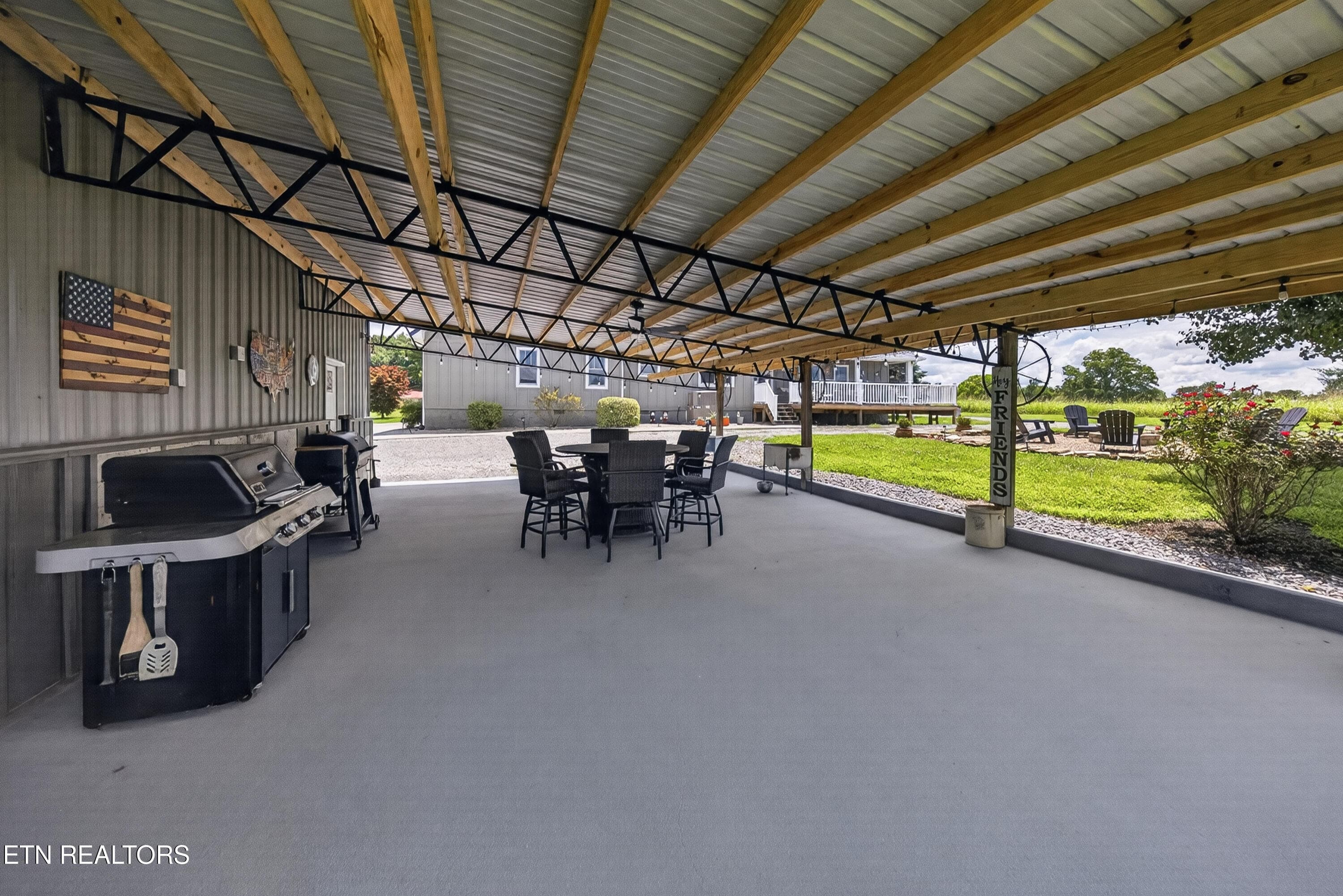 L40A1233 - 112 County Road 290, Philadelphia, TN 37846
