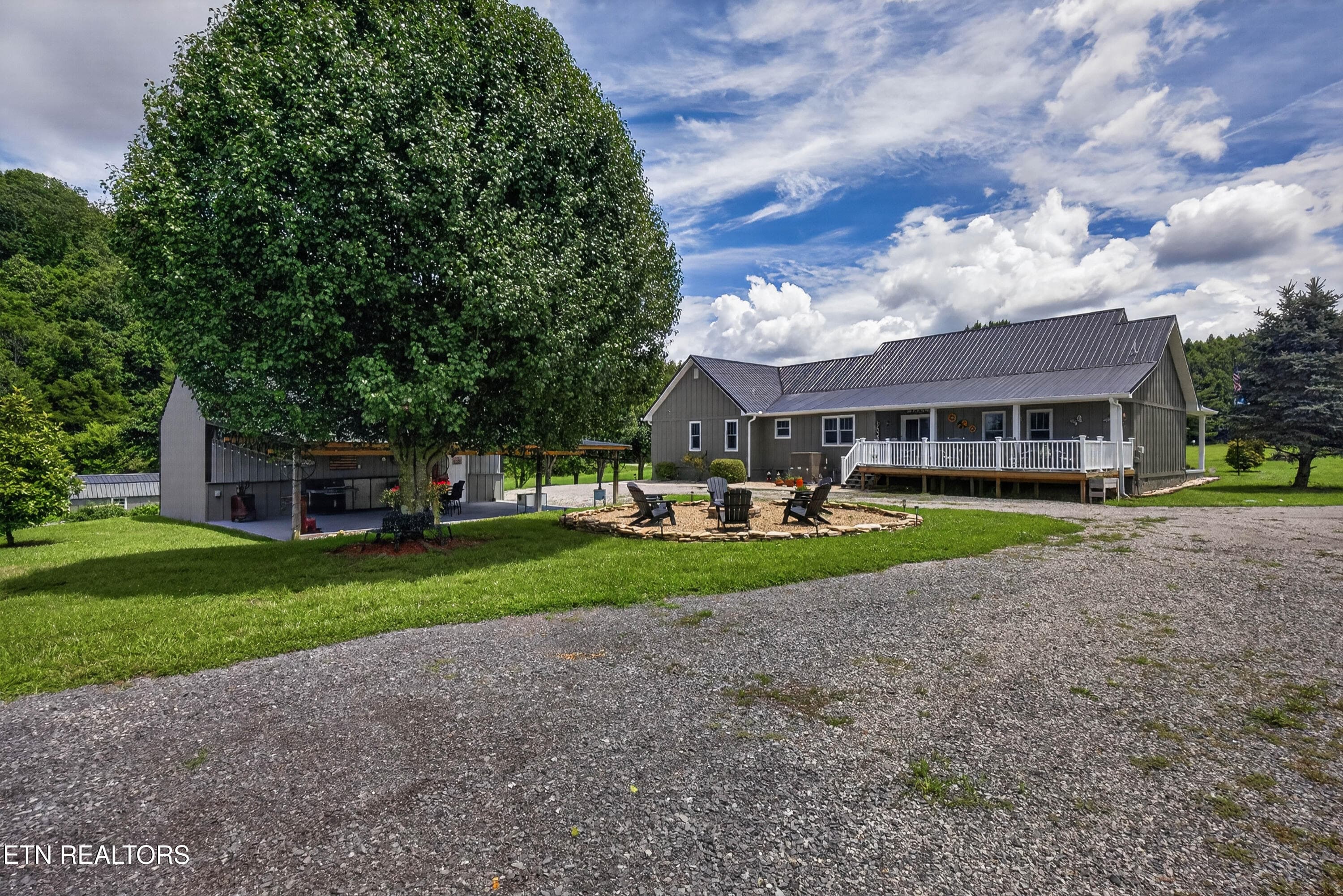 L40A1222 - 112 County Road 290, Philadelphia, TN 37846