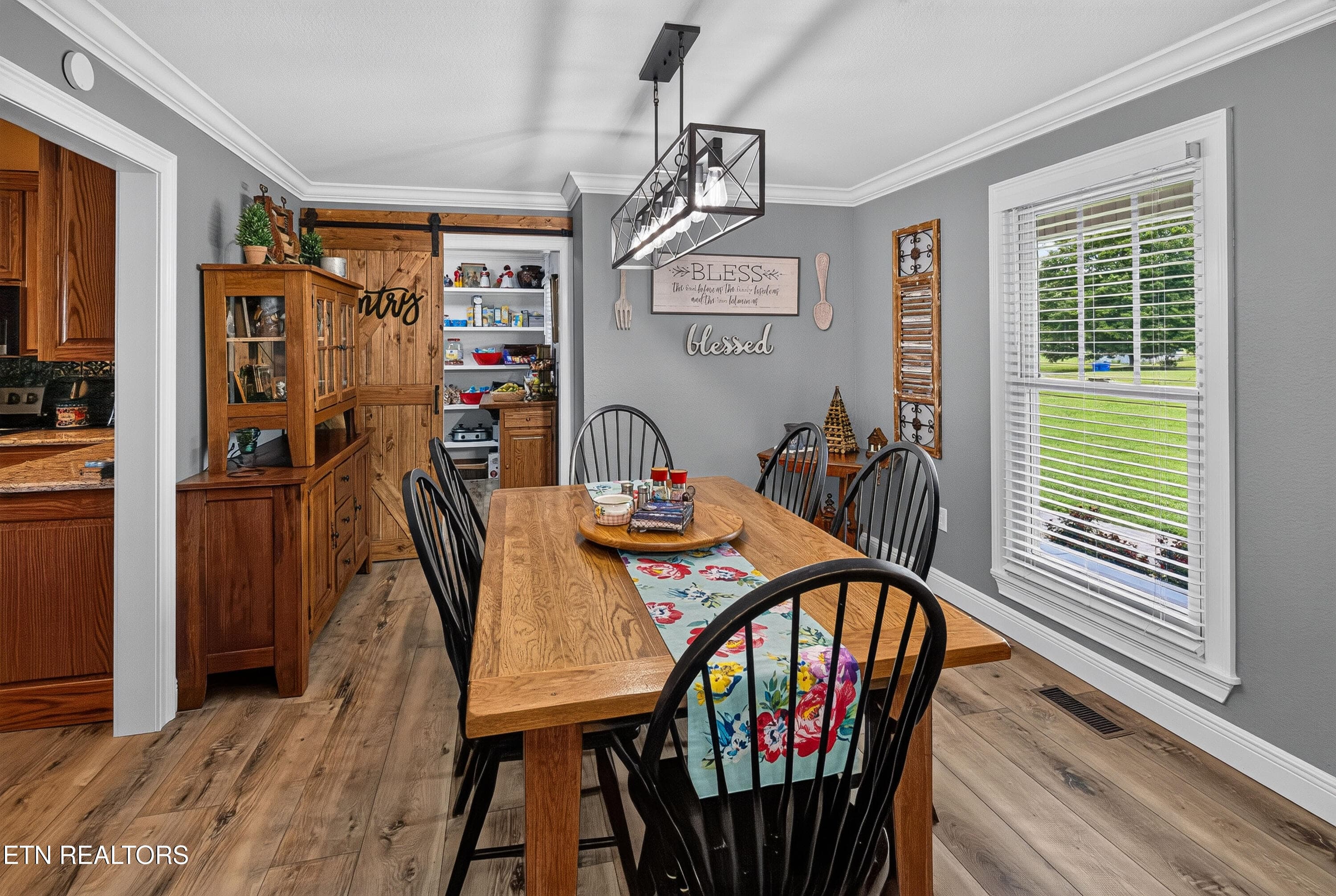 L40A1093 - 112 County Road 290, Philadelphia, TN 37846