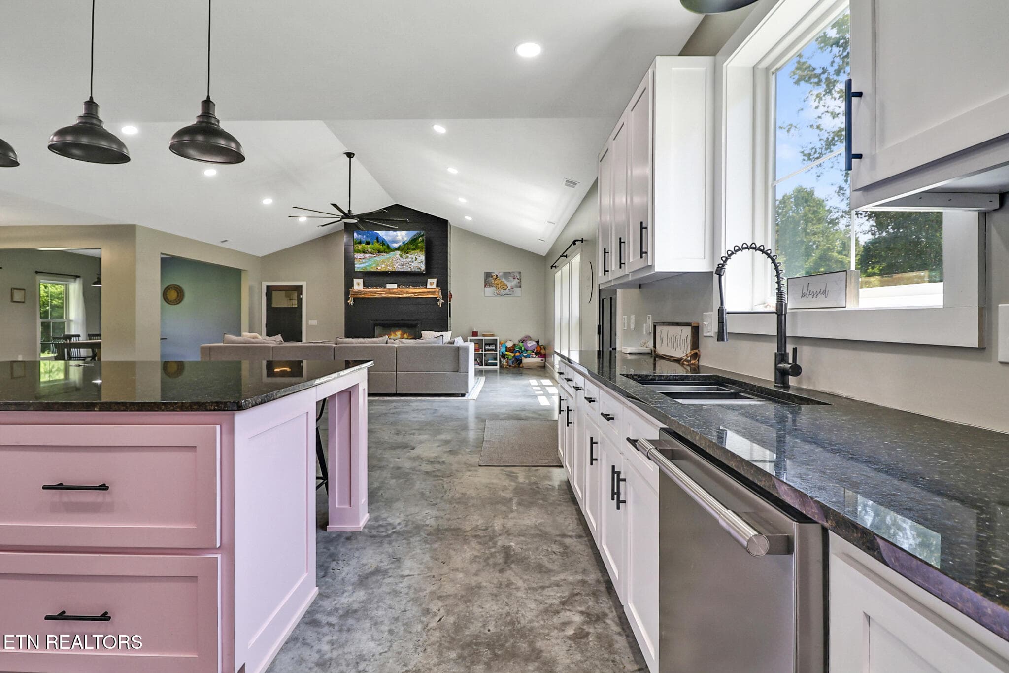 n44a5939-n44a5943_optional - 2175 N Lick Creek Rd, Byrdstown, TN 38549, Byrdstown