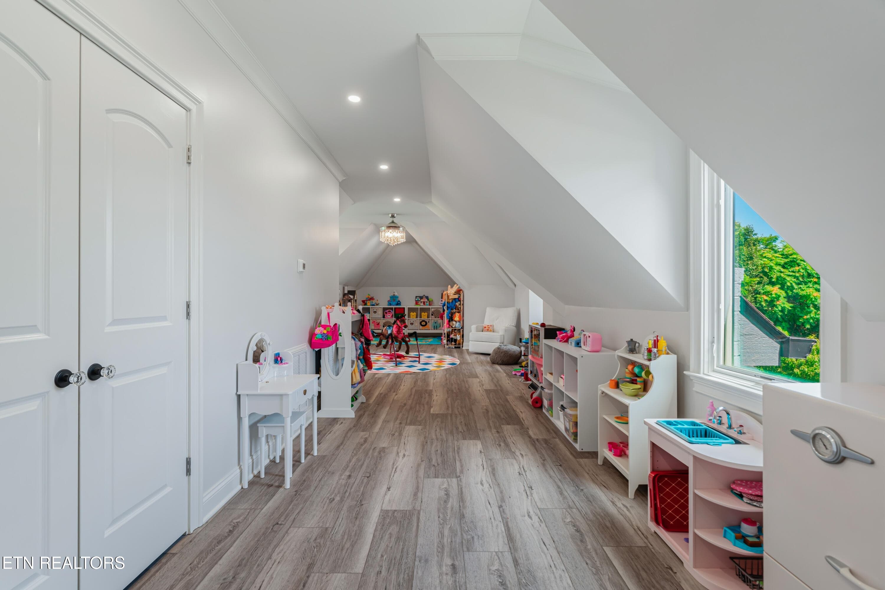 Playroom/Bonus room - 367 Barnsley Rd, Farragut, TN 37934
