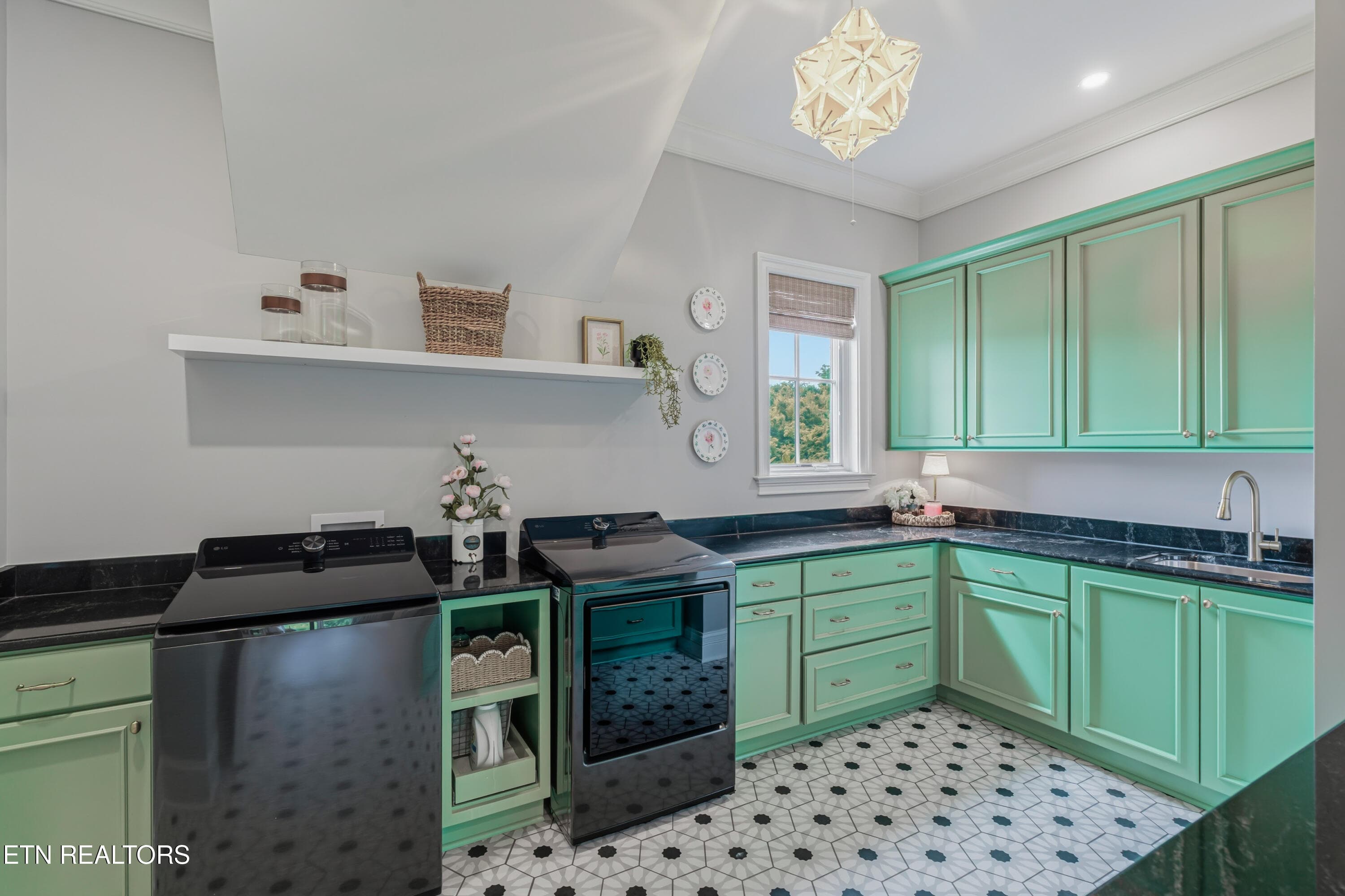 Laundry Room - 367 Barnsley Rd, Farragut, TN 37934