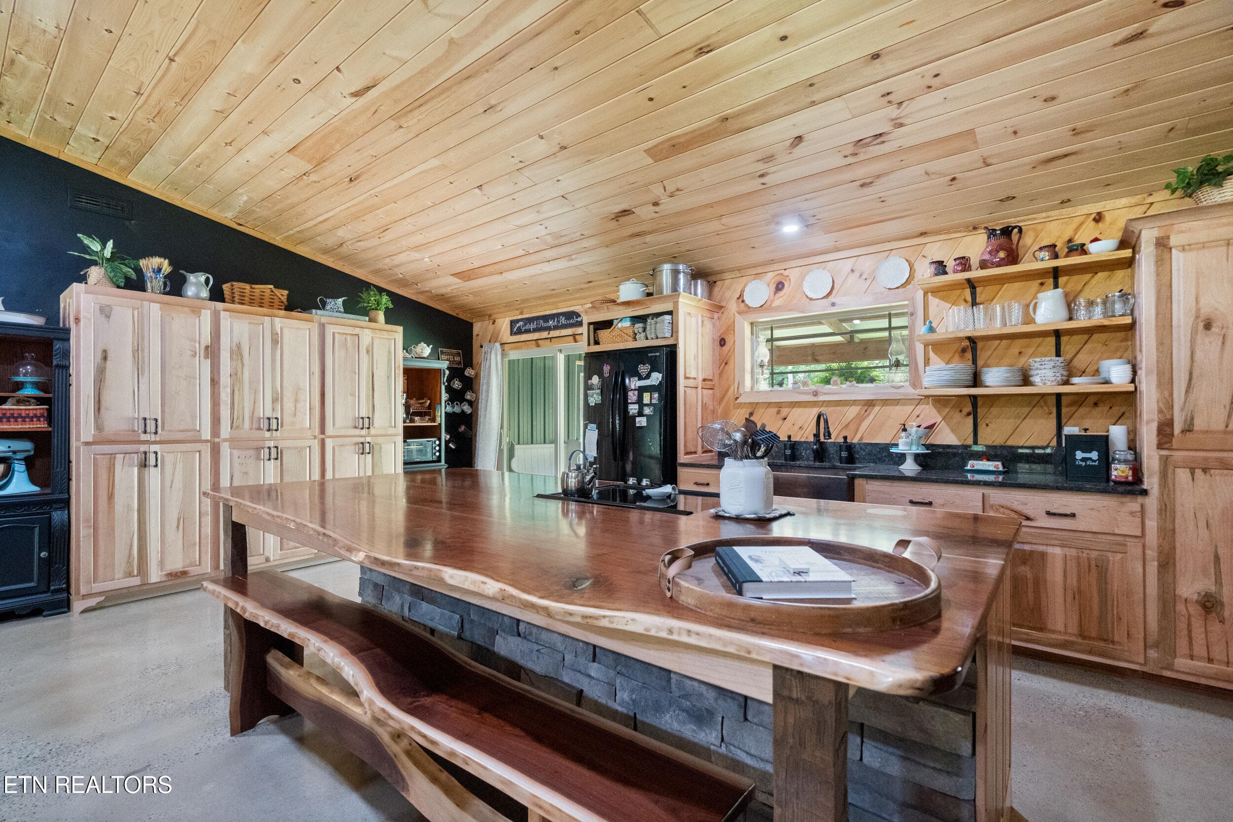 Kitchen Vibes - 904 Meadows Drive, Spencer, TN 38585