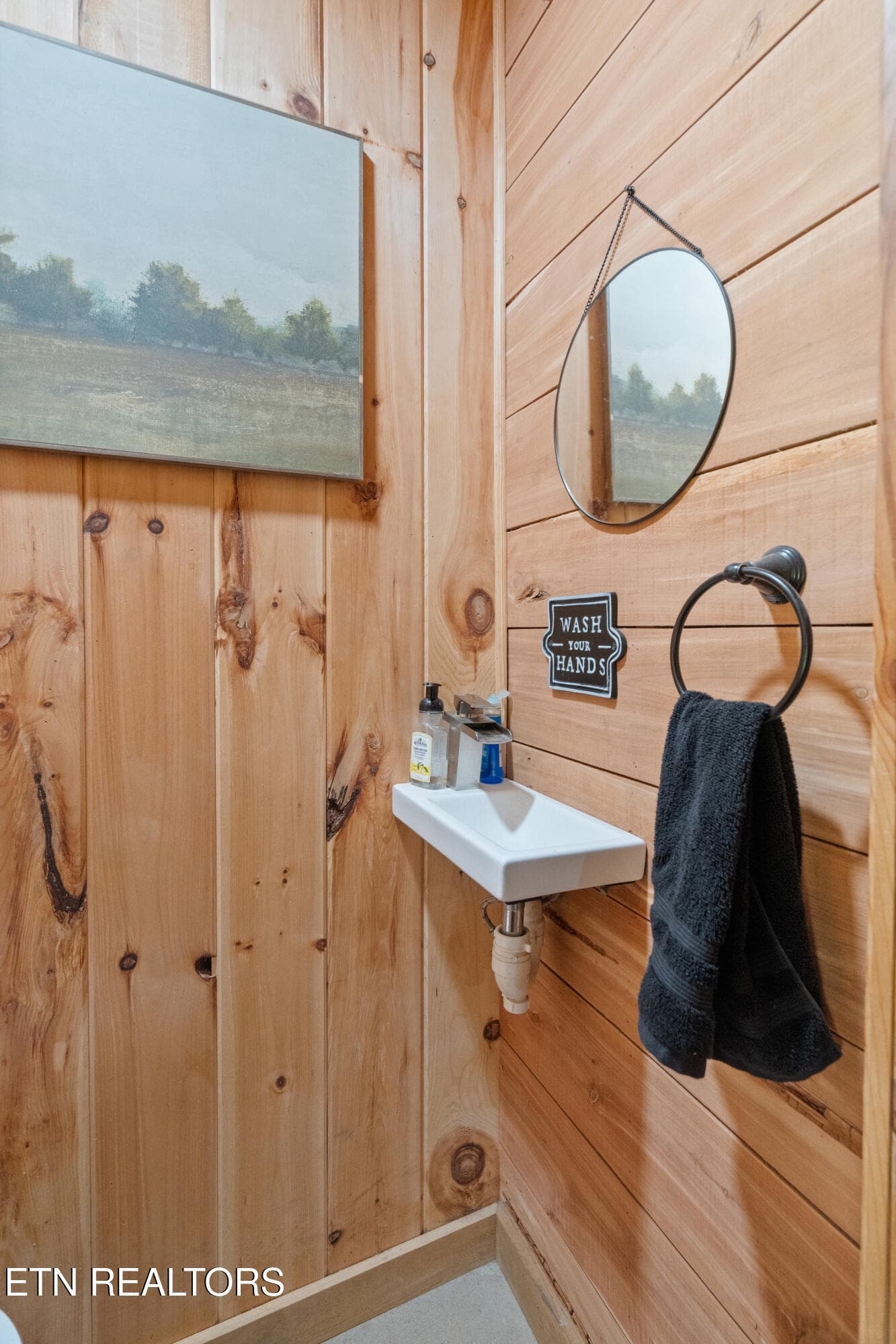 Powder Room - 904 Meadows Drive, Spencer, TN 38585