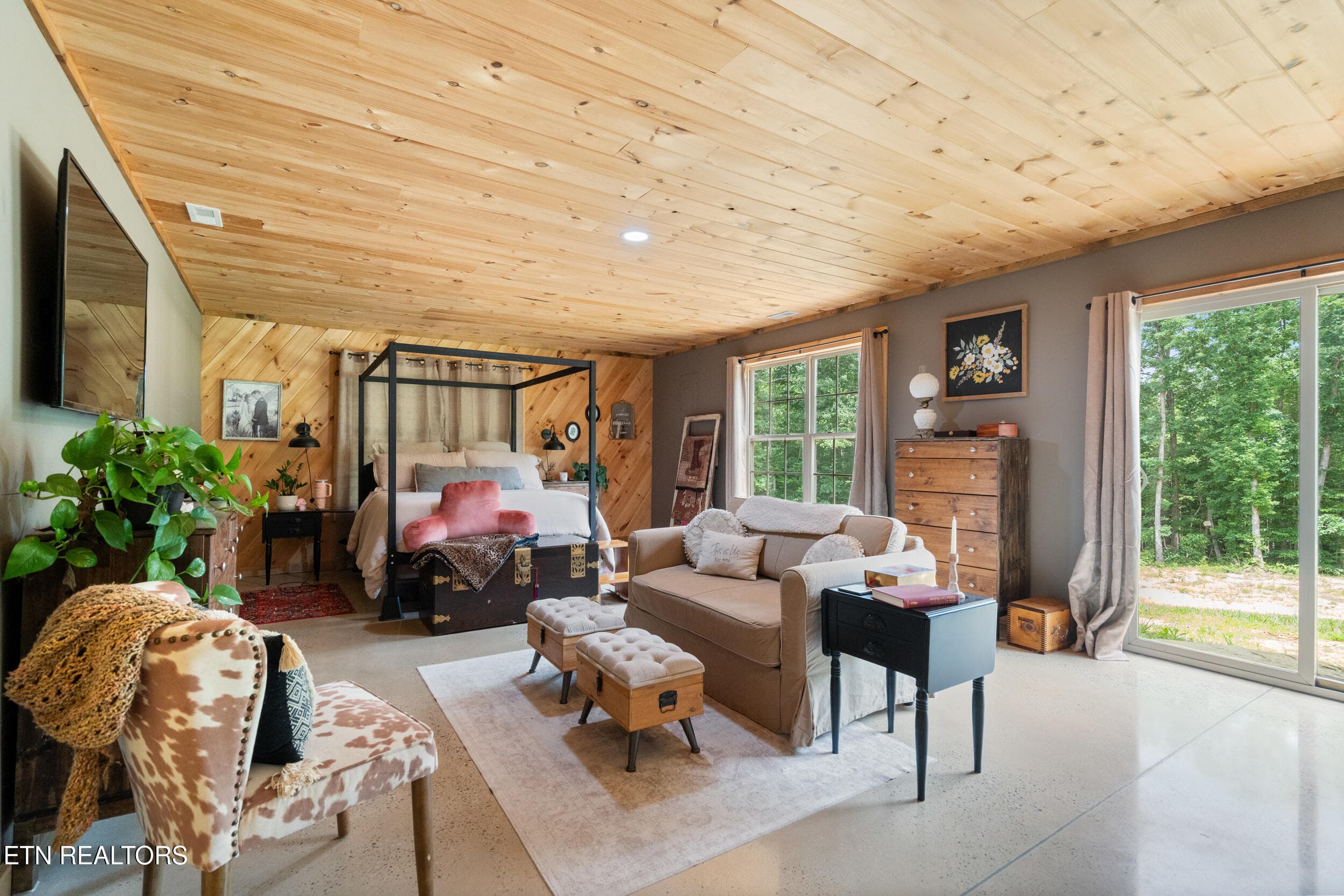 Owner Suite - 904 Meadows Drive, Spencer, TN 38585