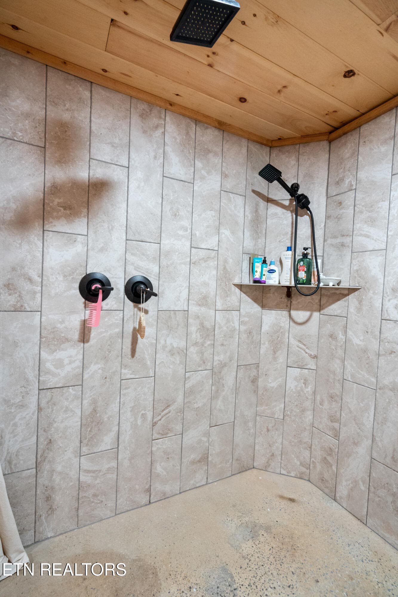 Shower - 904 Meadows Drive, Spencer, TN 38585