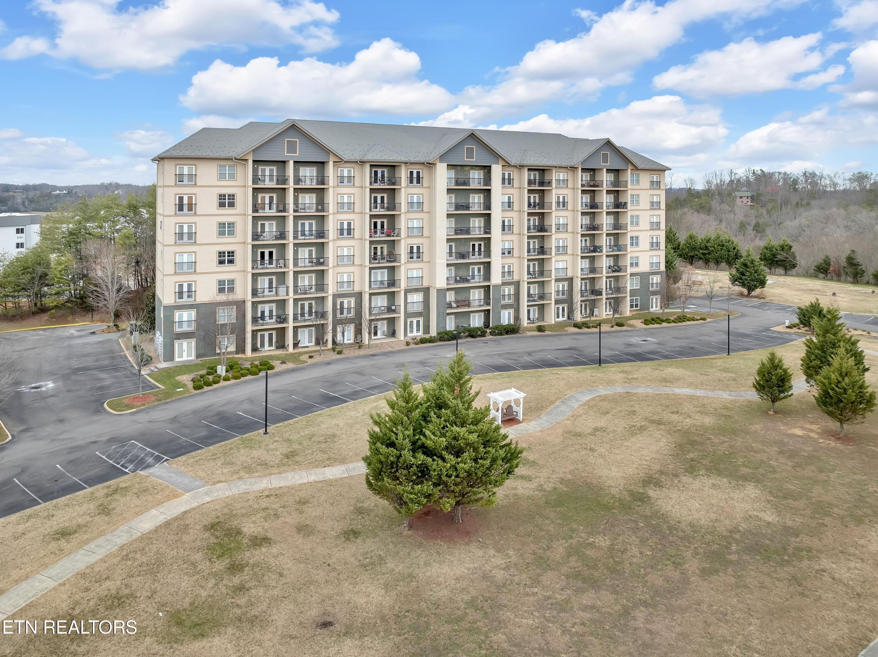 1 - 124 Plaza Drive UNIT 3203, Pigeon Forge, TN 37863, Pigeon Forge