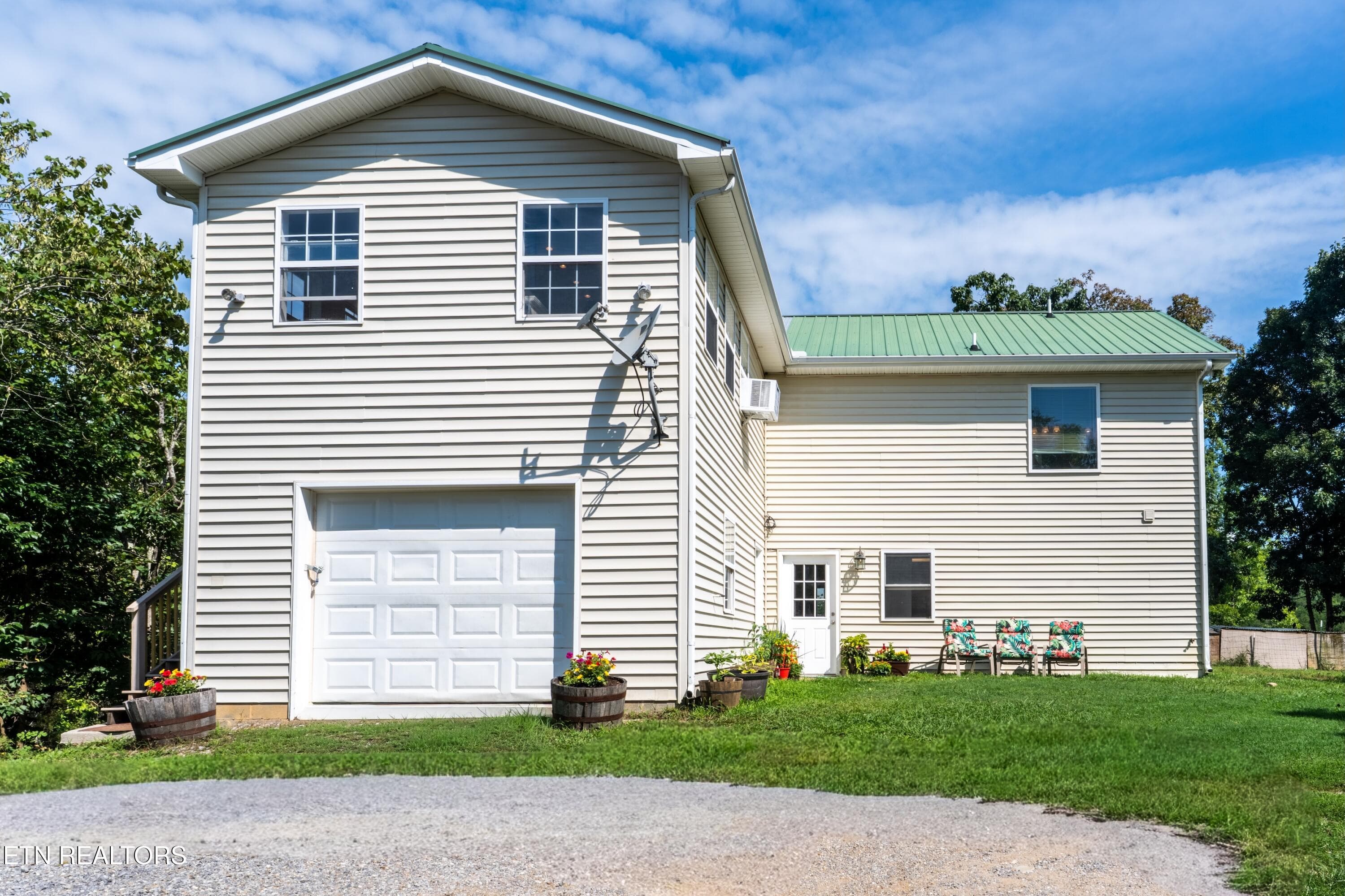 Front of House - 1225 Paradise Lane, Dandridge, TN 37725