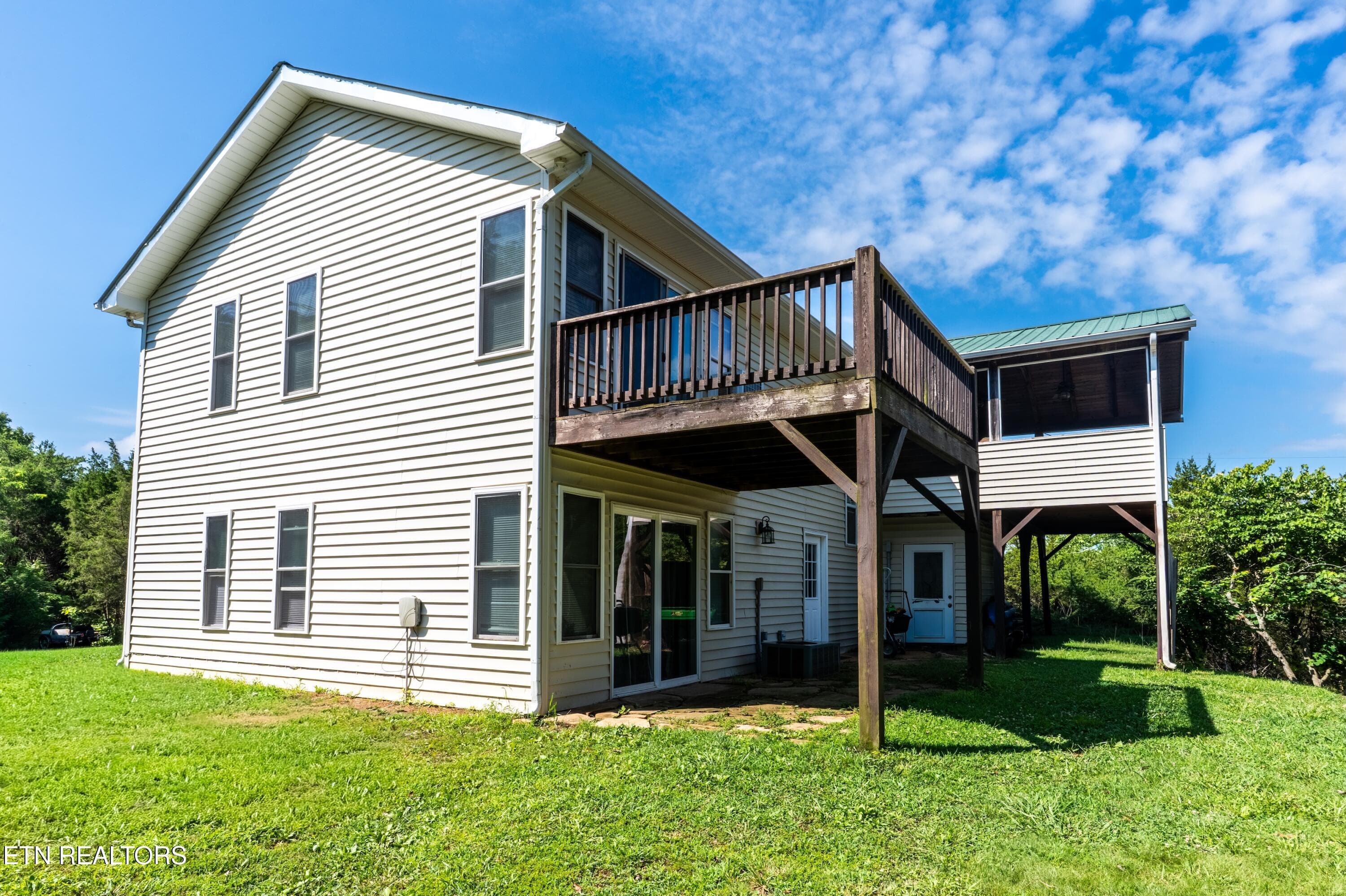 Back Decks - 1225 Paradise Lane, Dandridge, TN 37725