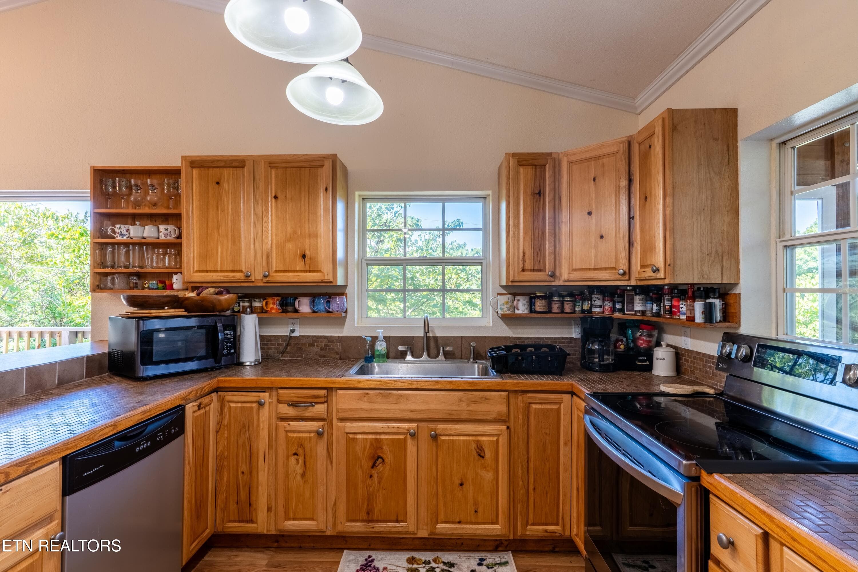 Kitchen - 1225 Paradise Lane, Dandridge, TN 37725