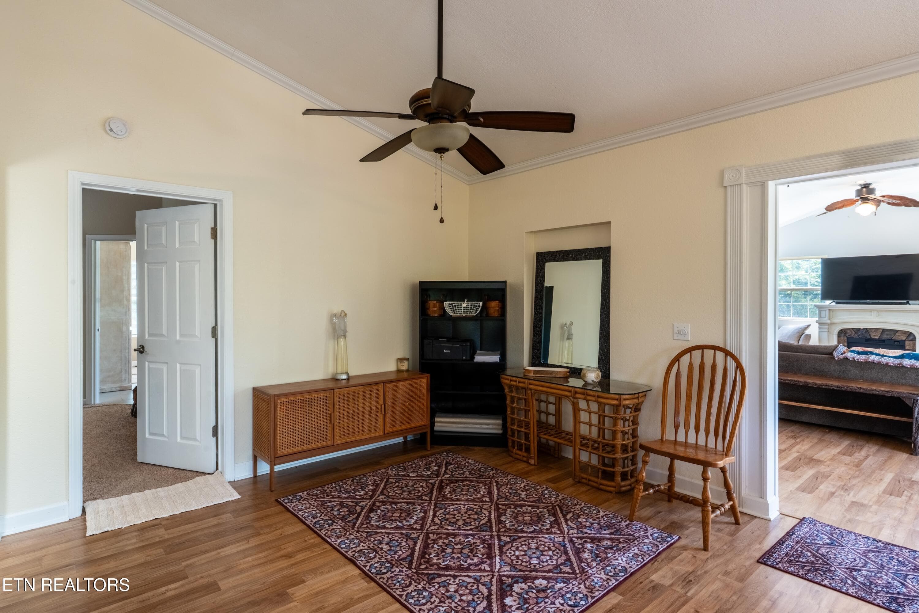 Flex Area outside Owner's Suite - 1225 Paradise Lane, Dandridge, TN 37725