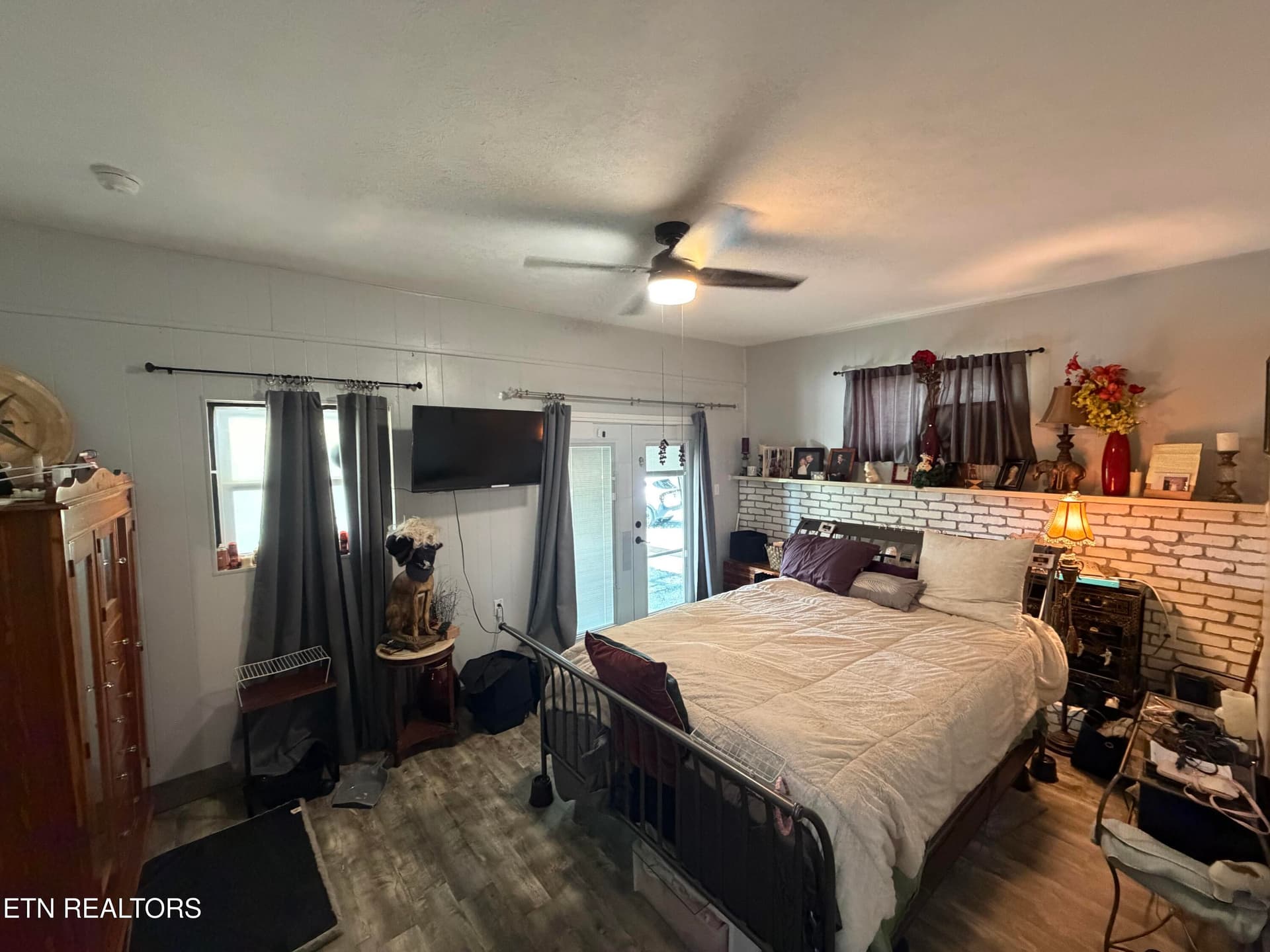 master bdrm - 2860 Boyds Creek Hwy, Sevierville, TN 37876