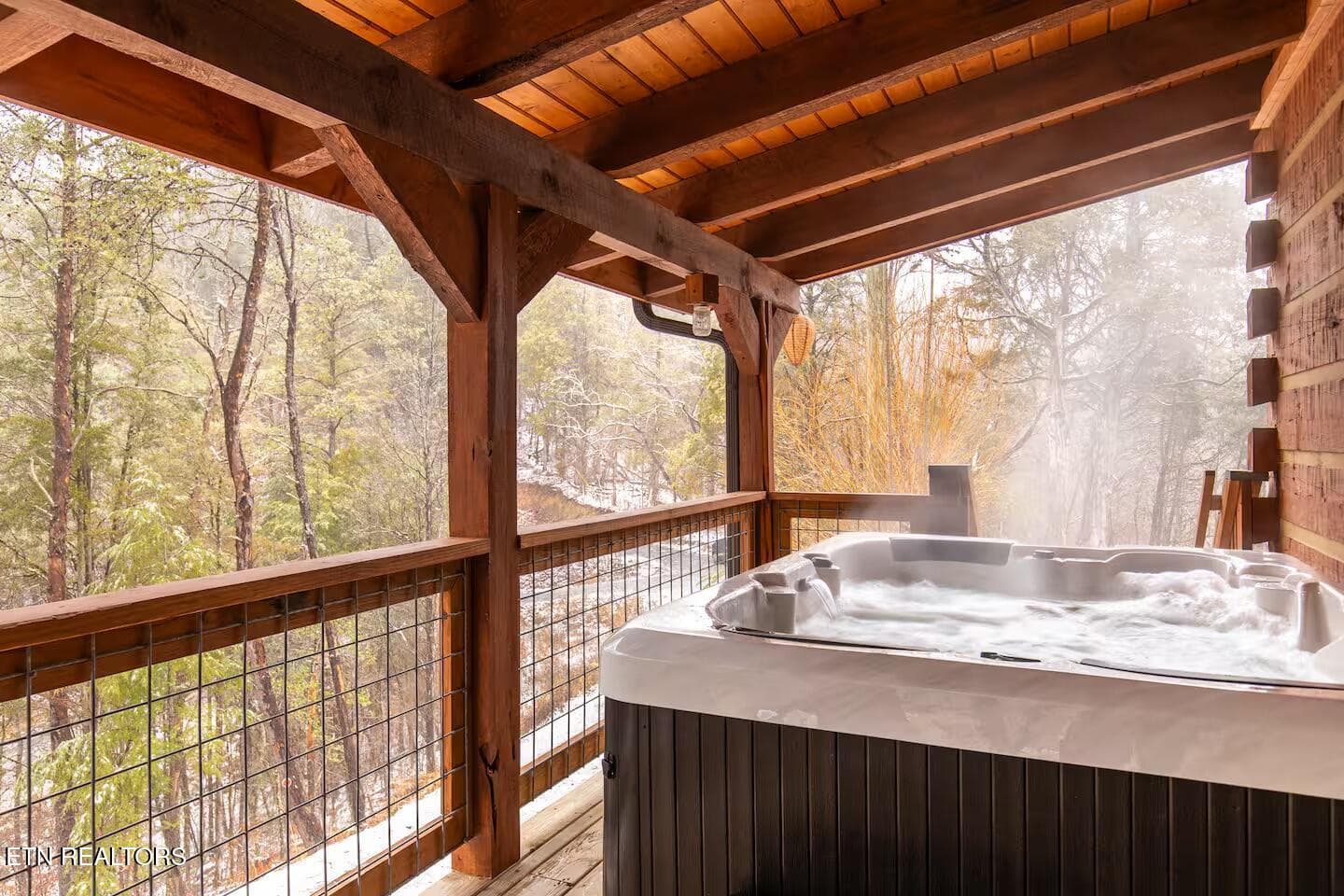 RuleWaySnowHotTUb - 218 Rule Way, Sevierville, TN 37876