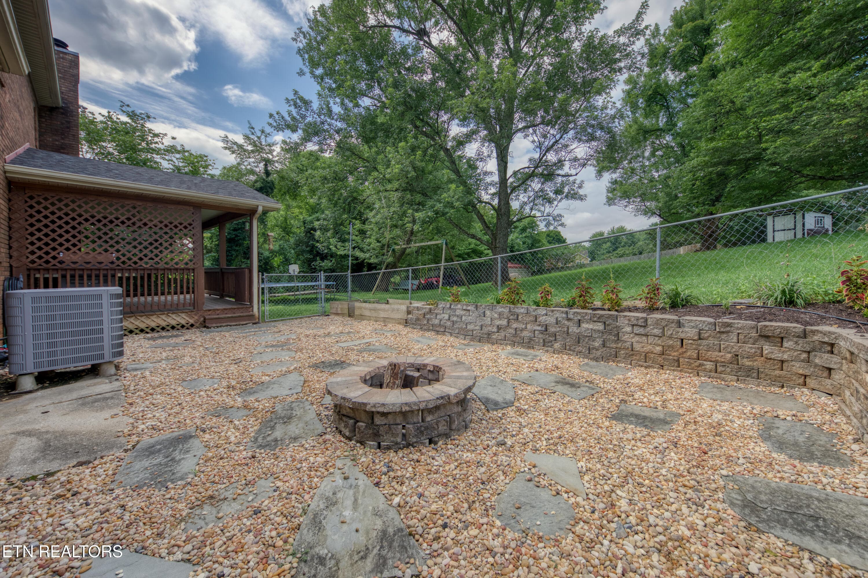 Firepit - 12516 Pony Express Drive, Knoxville, TN 37934, Knoxville