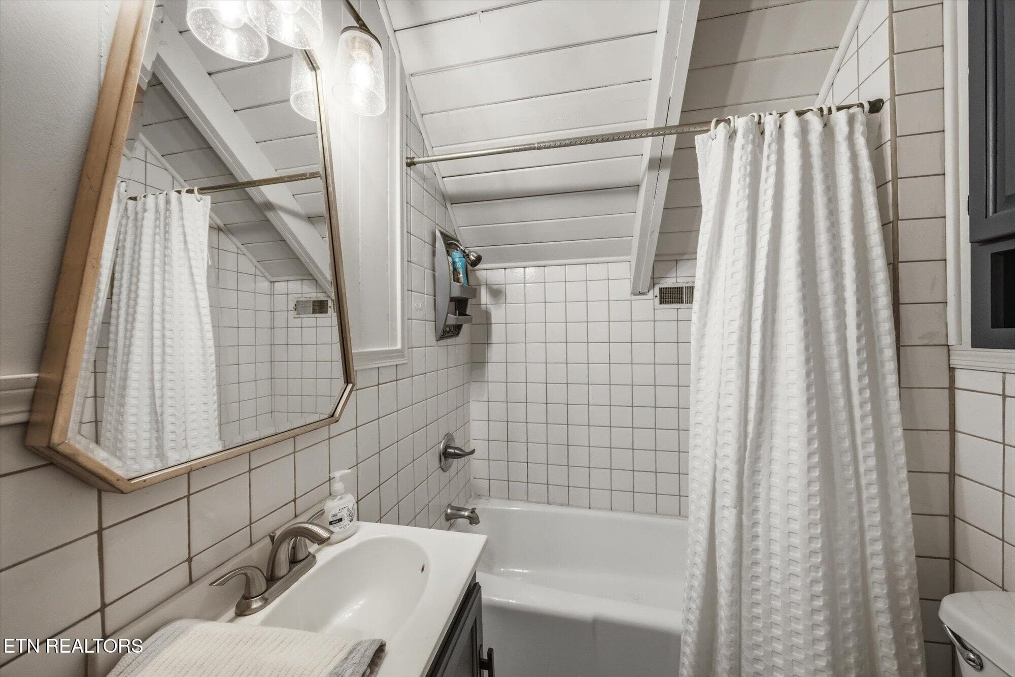 43-1211-N-Baden-Dr-Gatlinburg-TN-16 - 1211 N Baden Drive, Gatlinburg, TN 37738, Gatlinburg