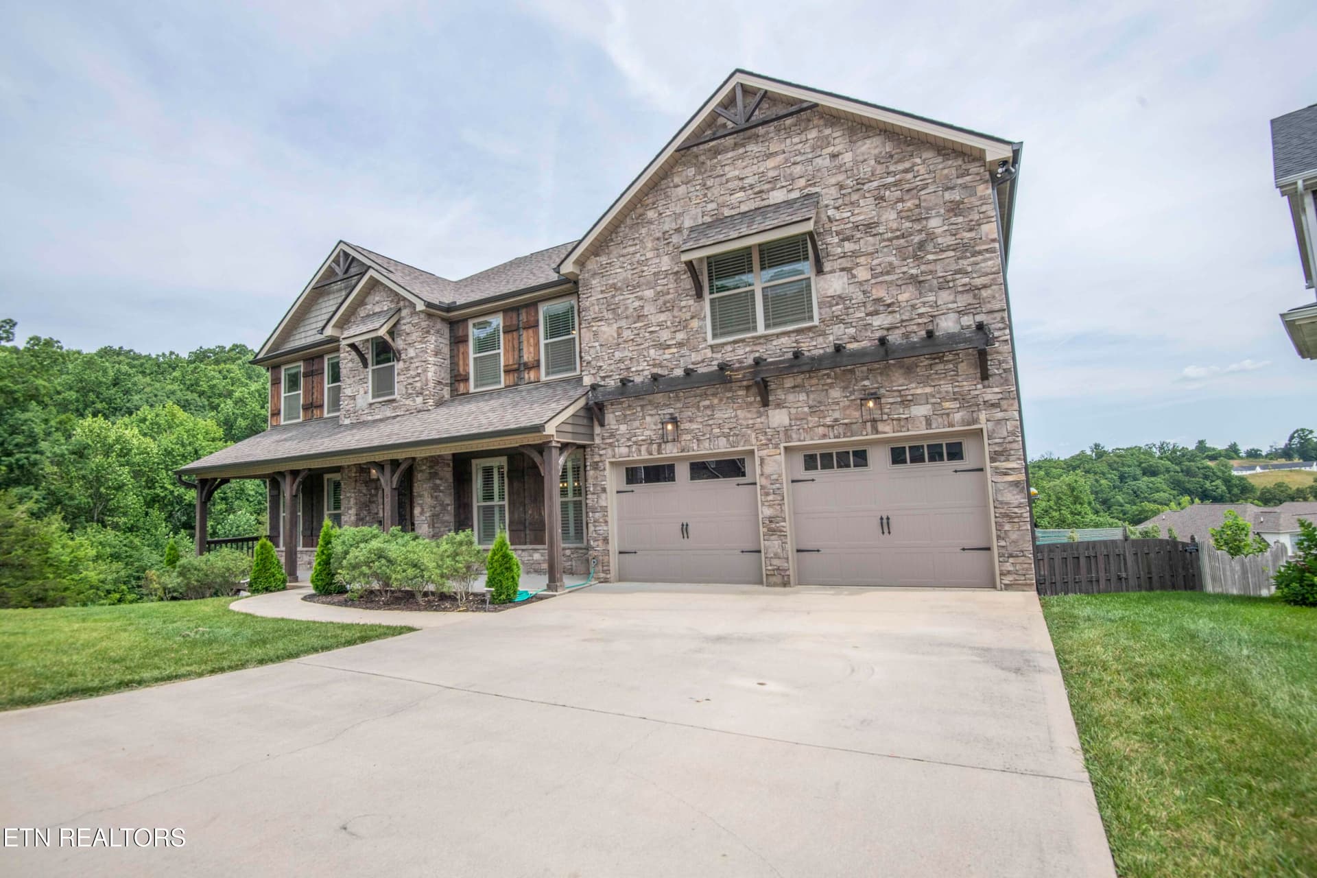 exterior 1_1 - 1905 Highlands Ridge Lane, Knoxville, TN 37932