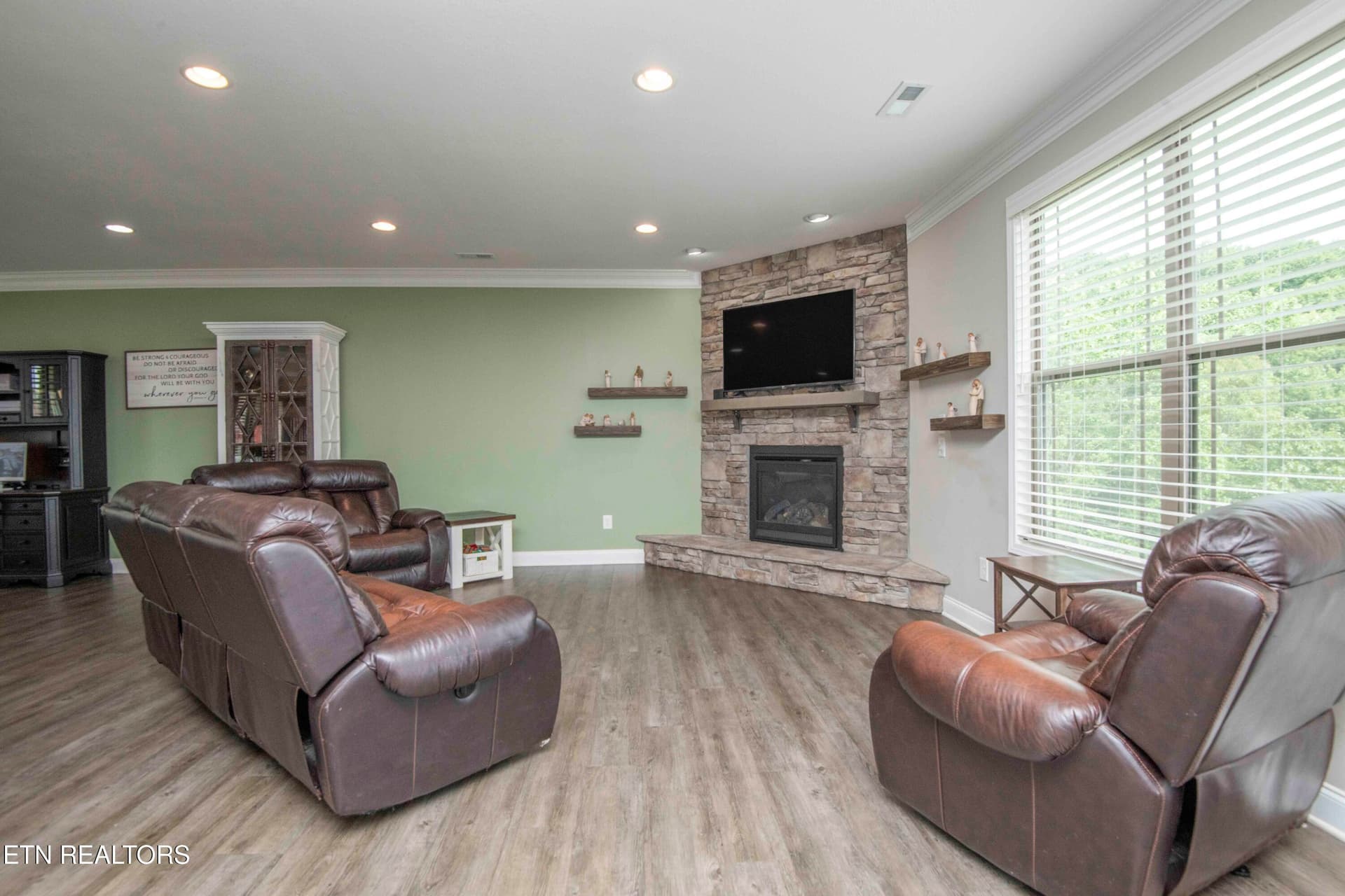 living 4_1 - 1905 Highlands Ridge Lane, Knoxville, TN 37932