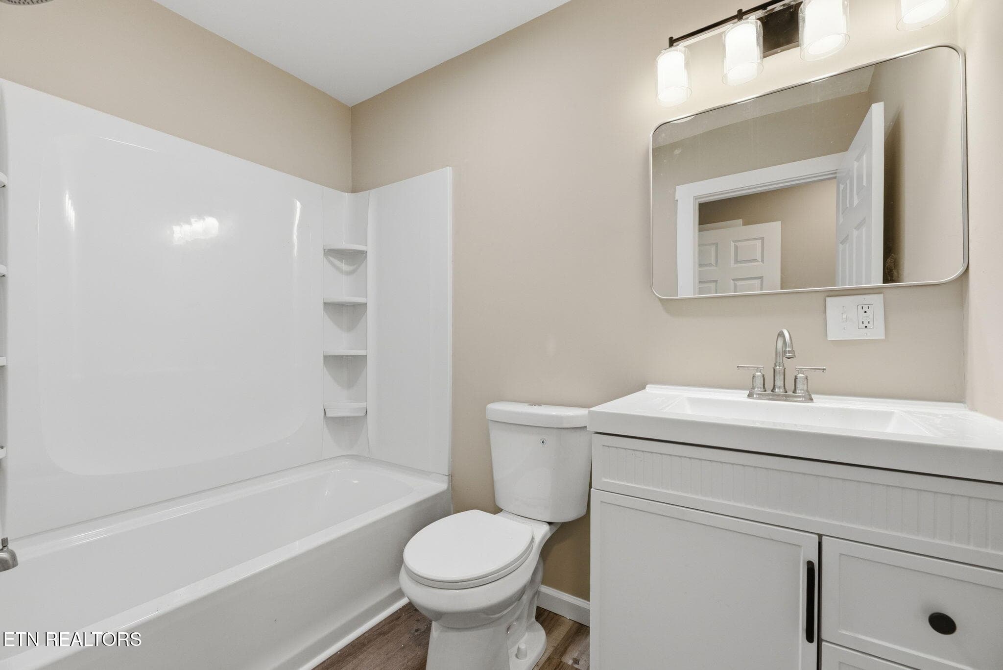 18-web-or-mls-EGlnwd2406 (13) - 2406 E Glenwood Ave, Knoxville, TN 37917, Knoxville