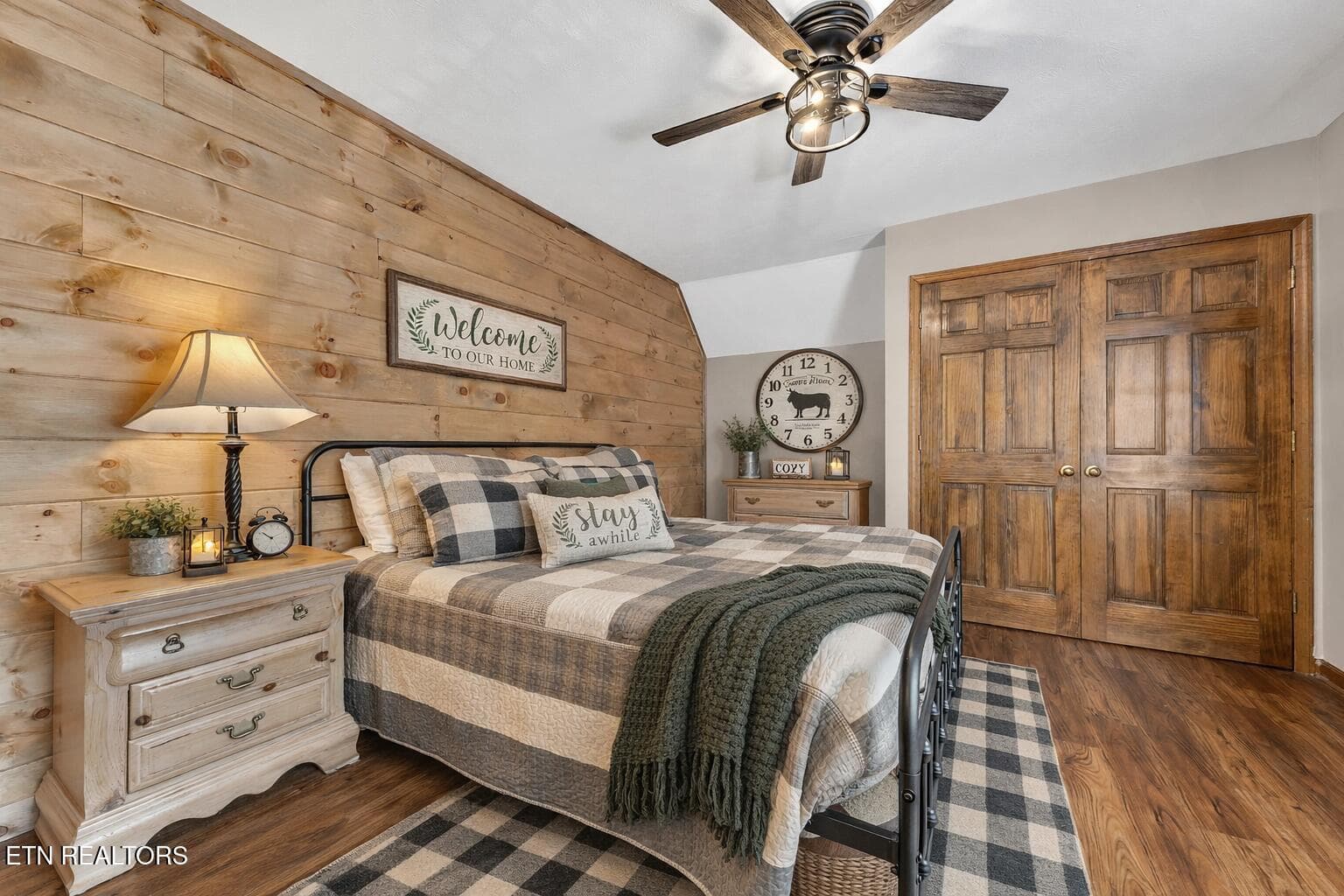 Staged Bedroom-2733 Timber Way Woodridge - 2733 Timber Way, Pigeon Forge, TN 37863