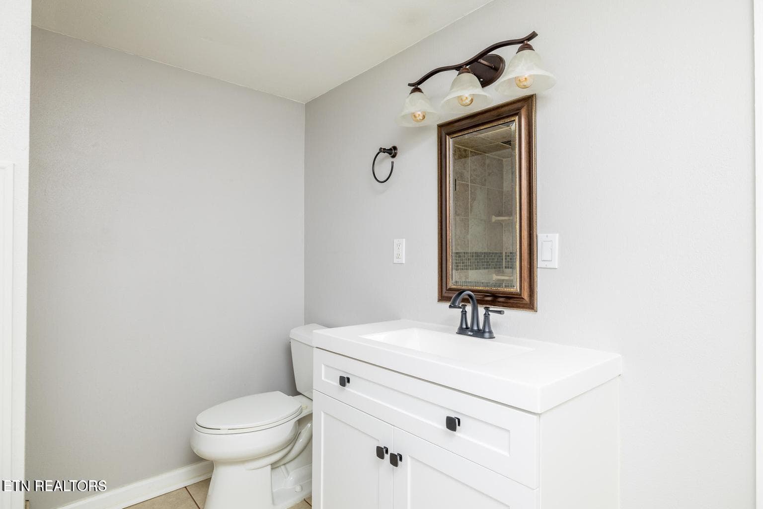 bathroom - 409 W 5th Ave, Lenoir City, TN 37771, Lenoir City