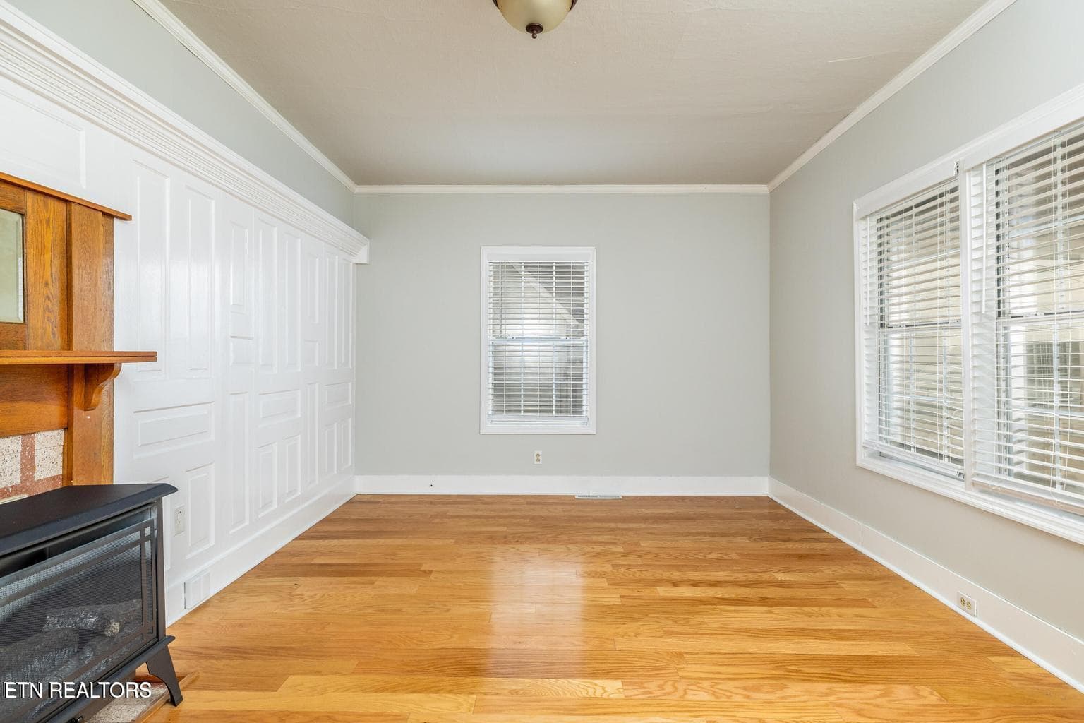 front room - 409 W 5th Ave, Lenoir City, TN 37771, Lenoir City