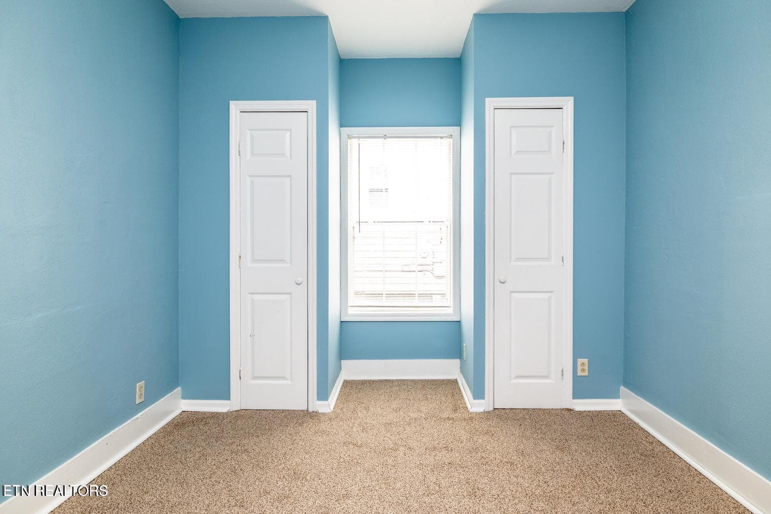 hallway - 409 W 5th Ave, Lenoir City, TN 37771, Lenoir City