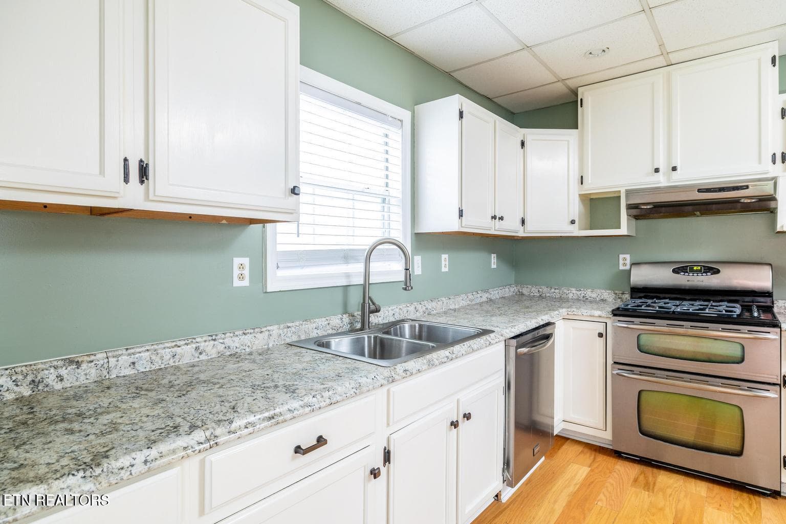 kitchen 4 - 409 W 5th Ave, Lenoir City, TN 37771, Lenoir City
