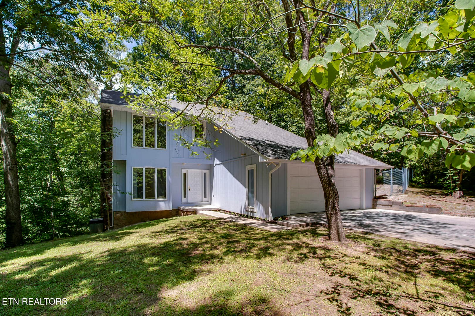 1560 Bluebird Cove Lane, Sevierville, TN 37862