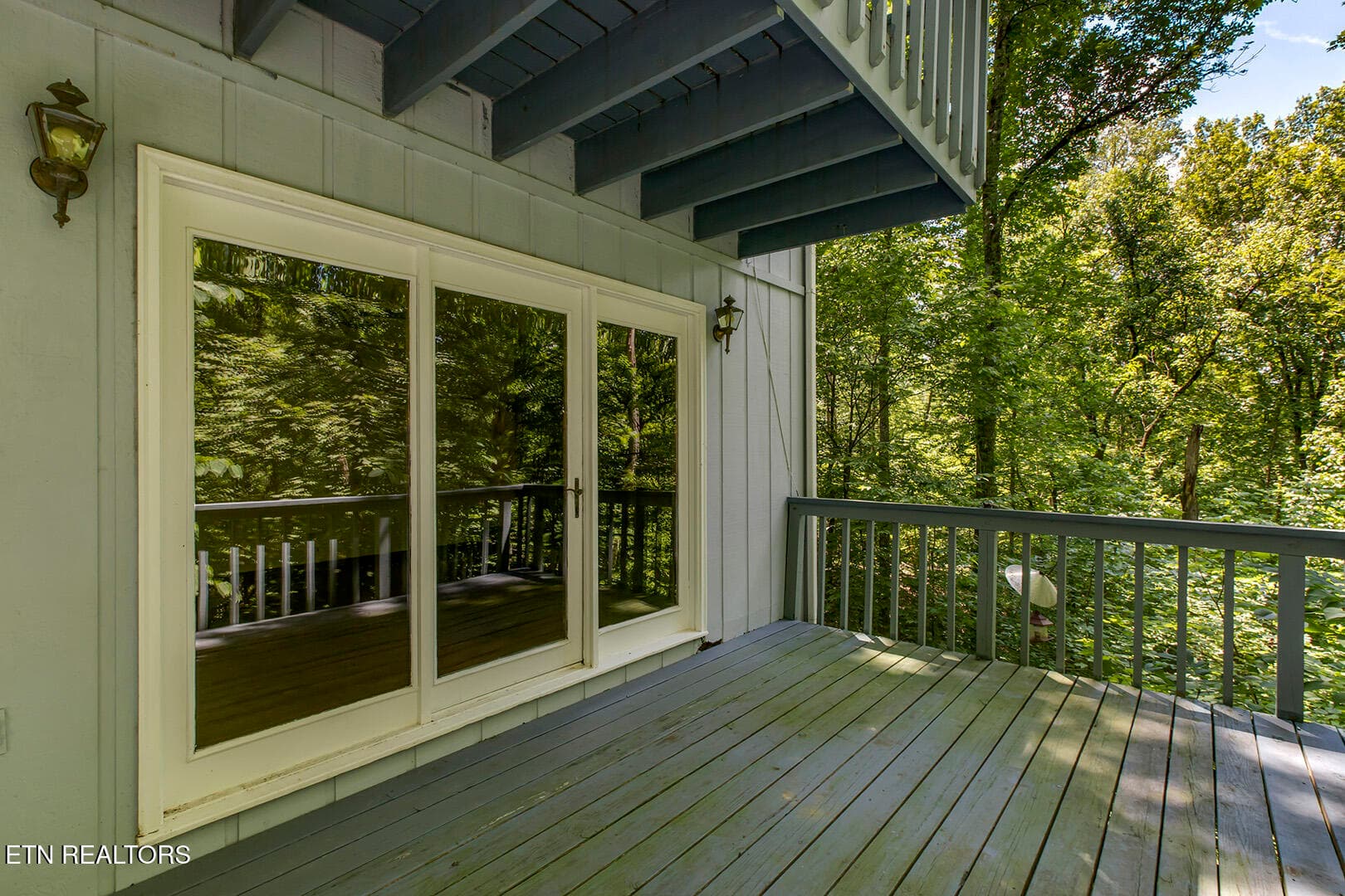 09_BluebirdCoveLane_1560_MainDeck02 - 1560 Bluebird Cove Lane, Sevierville, TN 37862