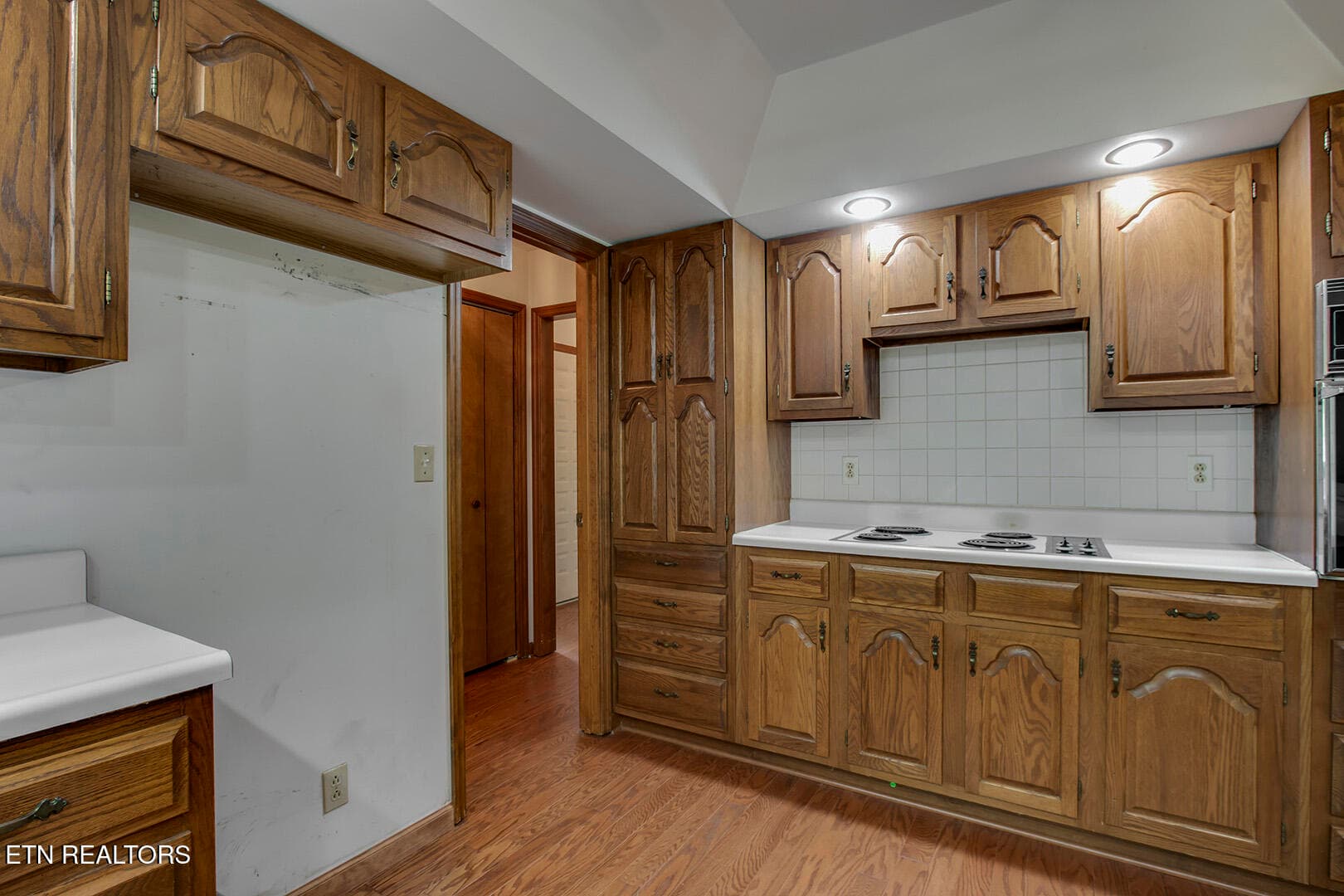 18_BluebirdCoveLane_1560_Kitchen04 - 1560 Bluebird Cove Lane, Sevierville, TN 37862