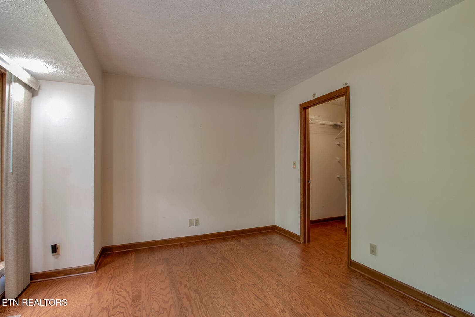 25_BluebirdCoveLane_1560_Bedroom2_01 - 1560 Bluebird Cove Lane, Sevierville, TN 37862