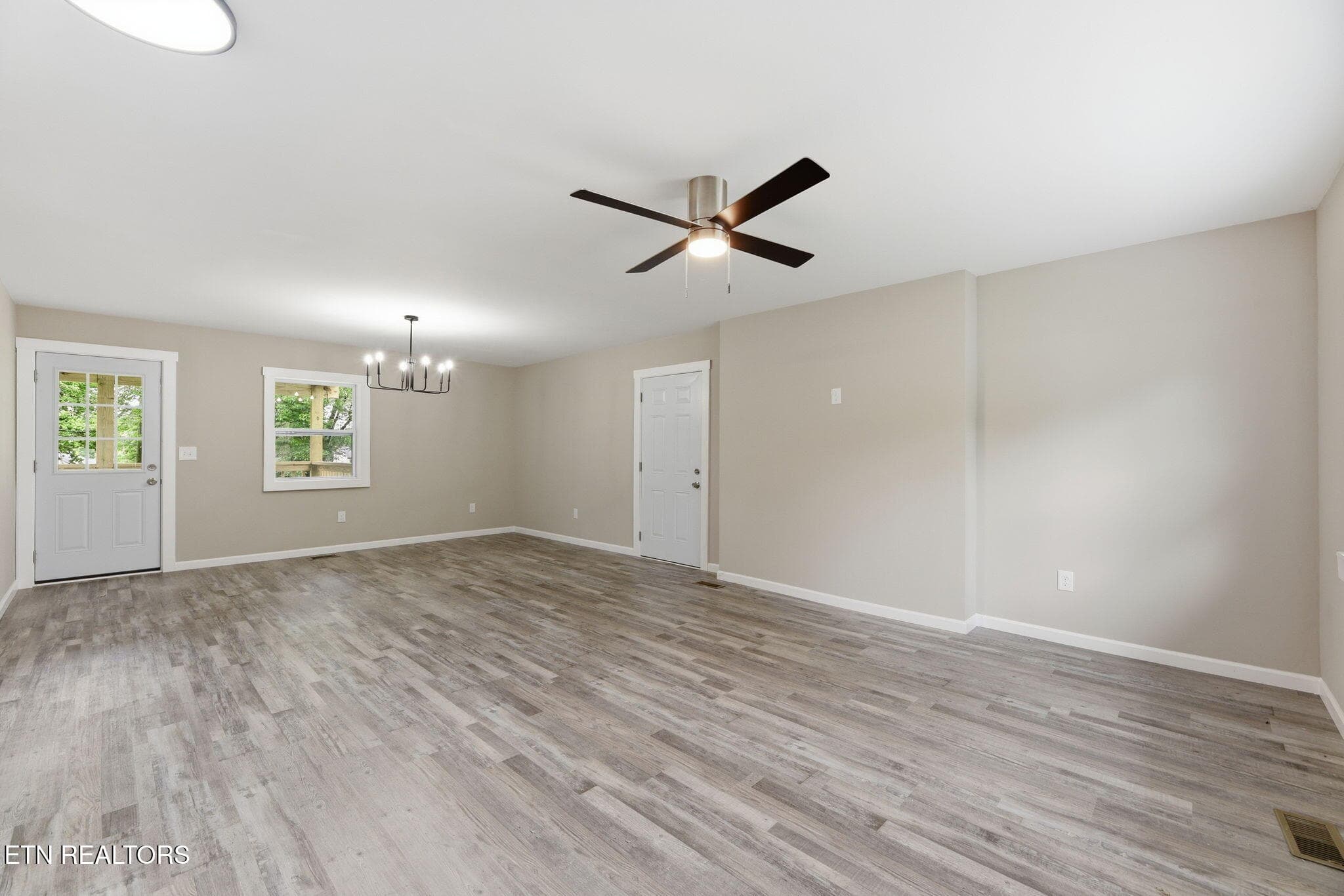 4-web-or-mls-EGlnwd2406 (23) - 2406 E Glenwood Ave, Knoxville, TN 37917, Knoxville