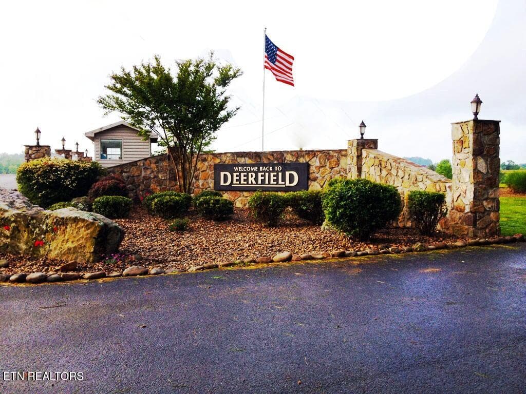 Entrance - 114 E Harbor View Lane, LaFollette, TN 37766