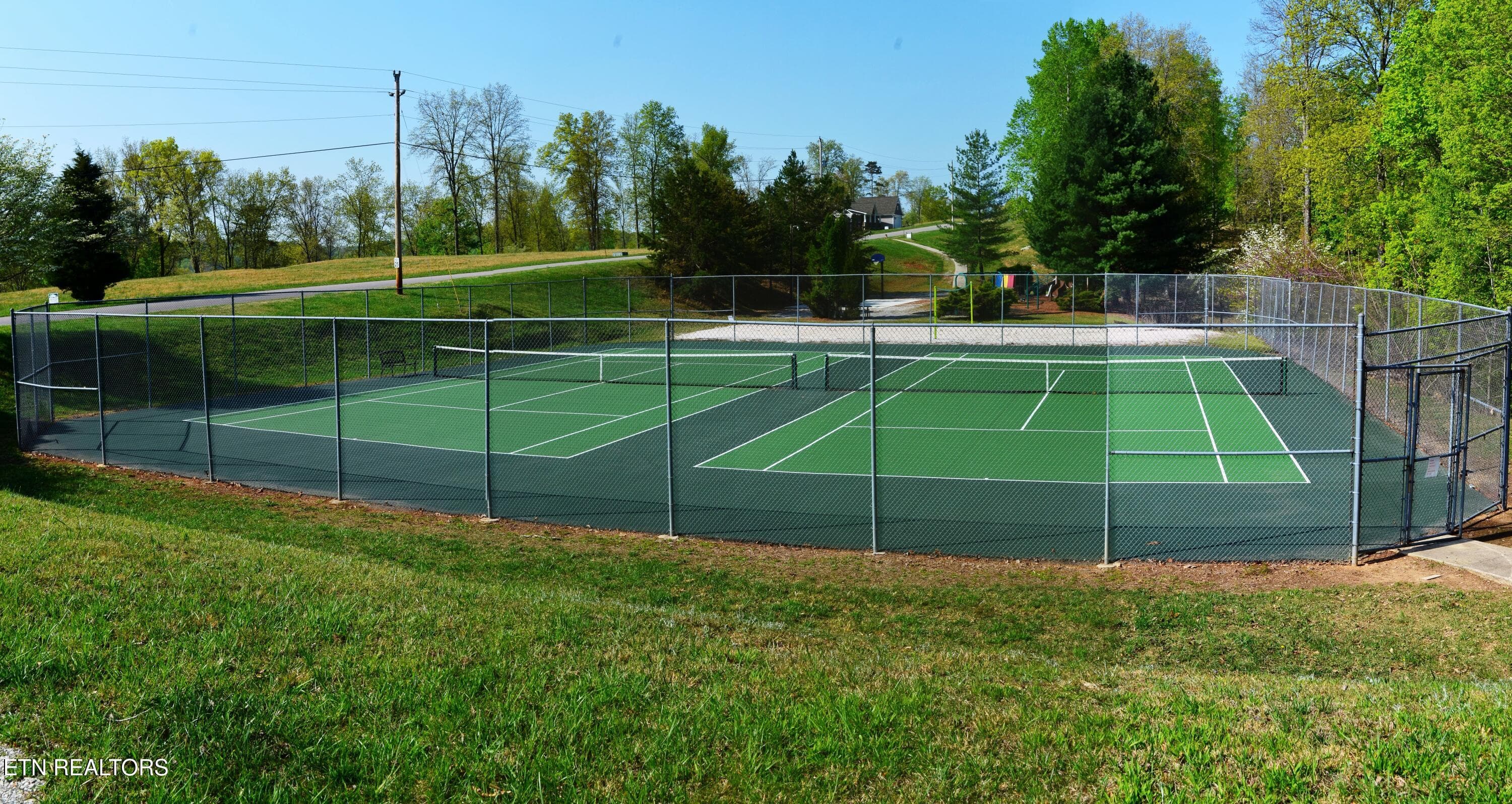 Tennis Pickleball - 114 E Harbor View Lane, LaFollette, TN 37766
