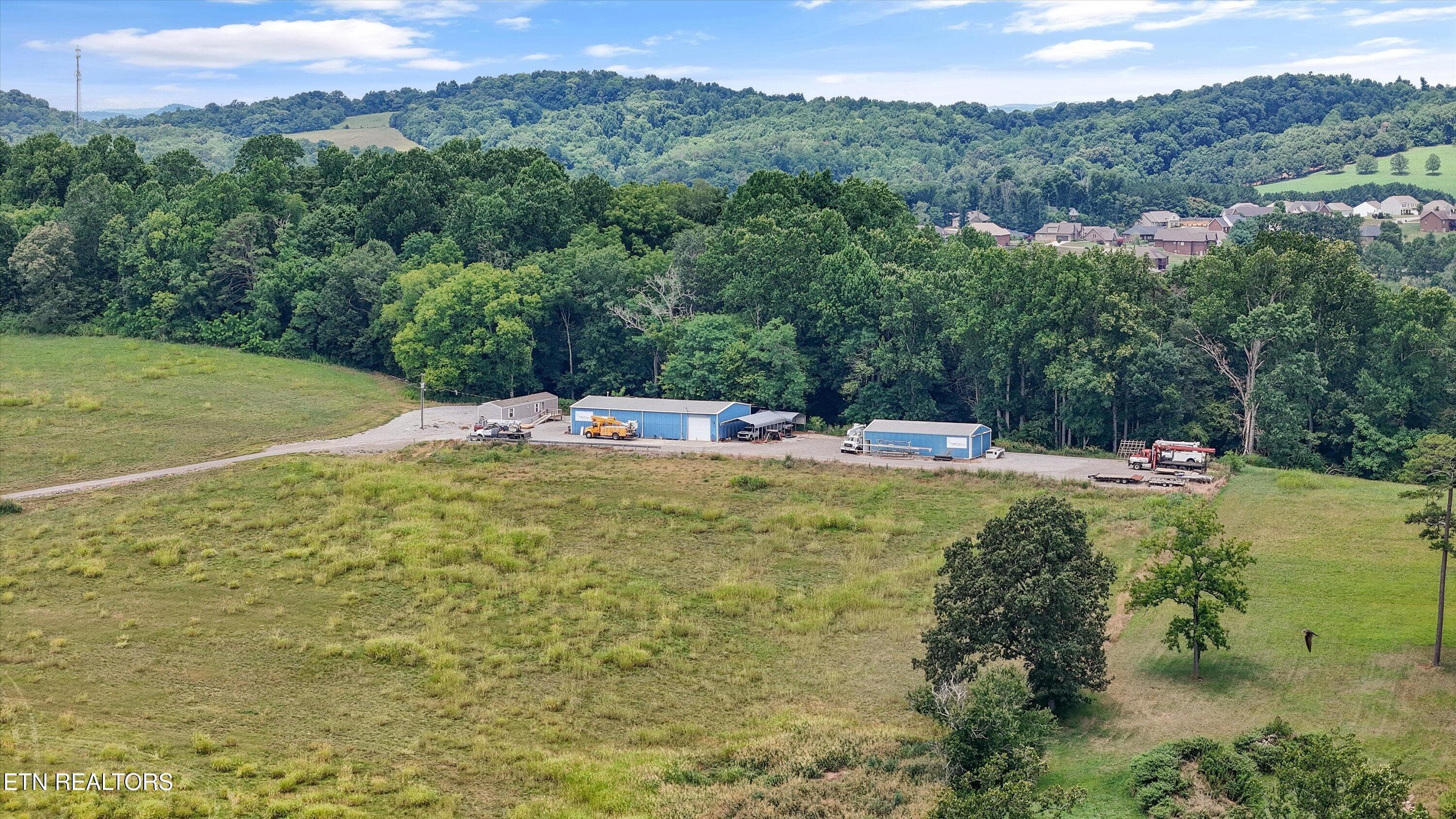 Buildings - 2522 Grey Ridge Rd, Maryville, TN 37801