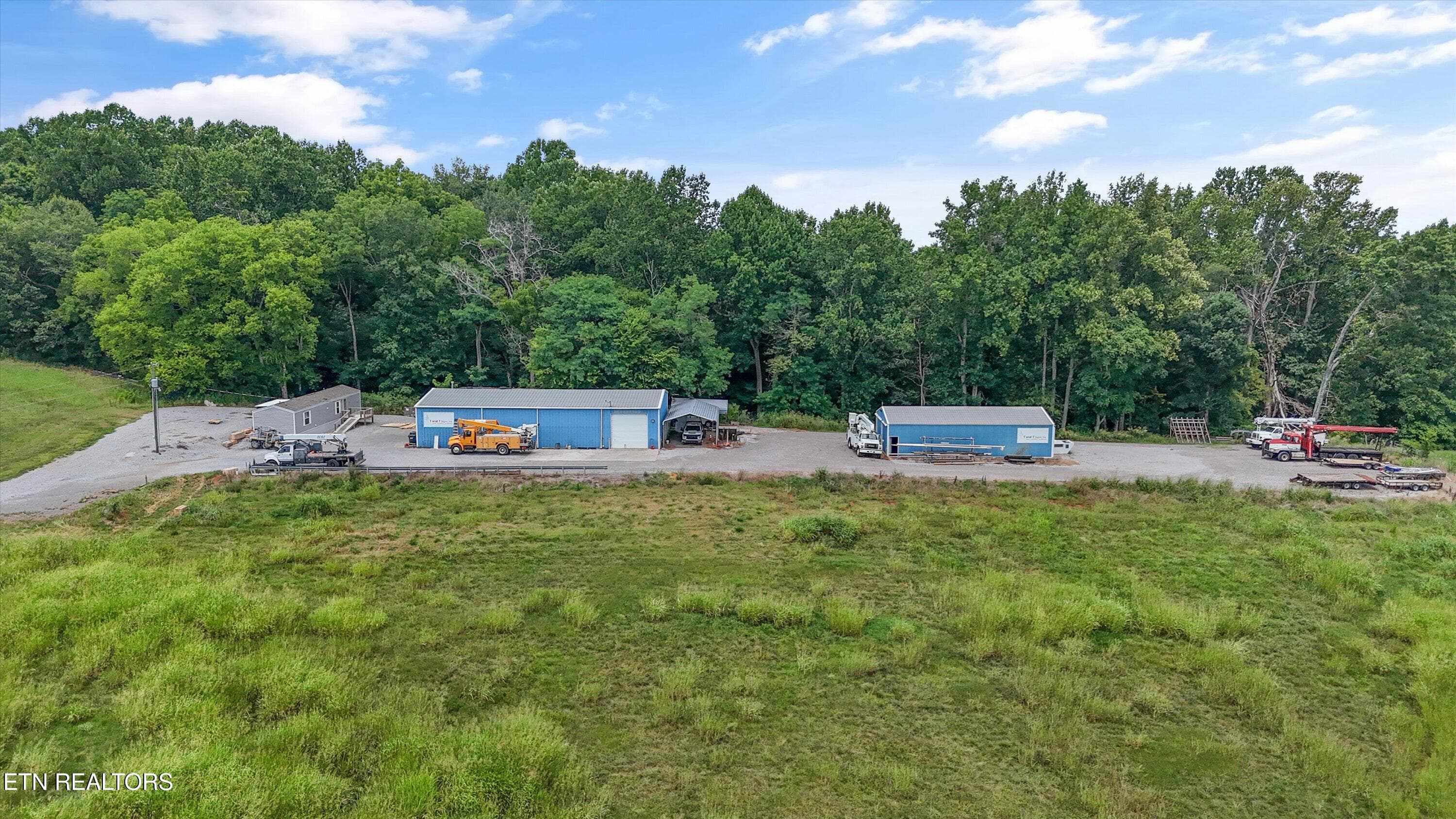Buildings - 2522 Grey Ridge Rd, Maryville, TN 37801