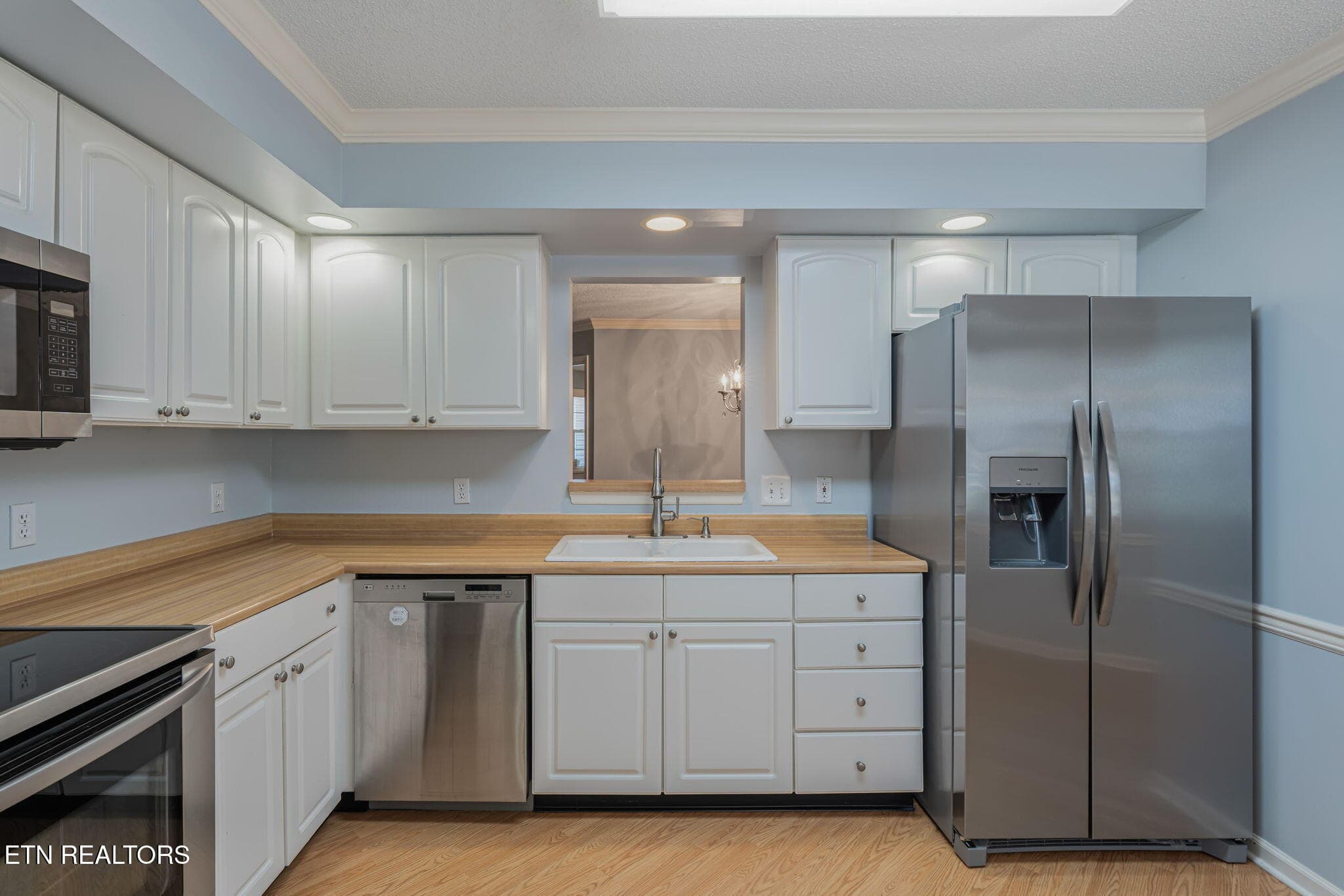 New Refrigerator - 715 Cedar Lane 102, Knoxville, TN 37912