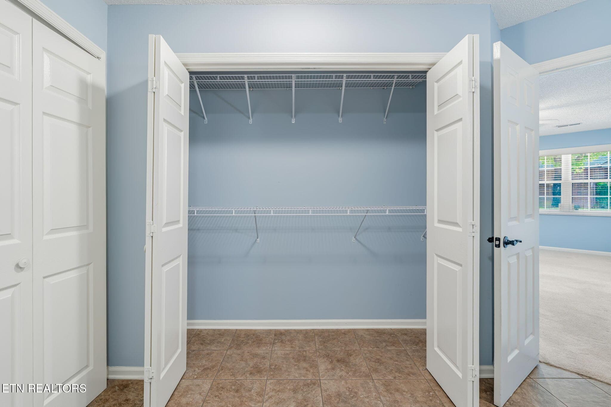 Master Closets - 715 Cedar Lane 102, Knoxville, TN 37912