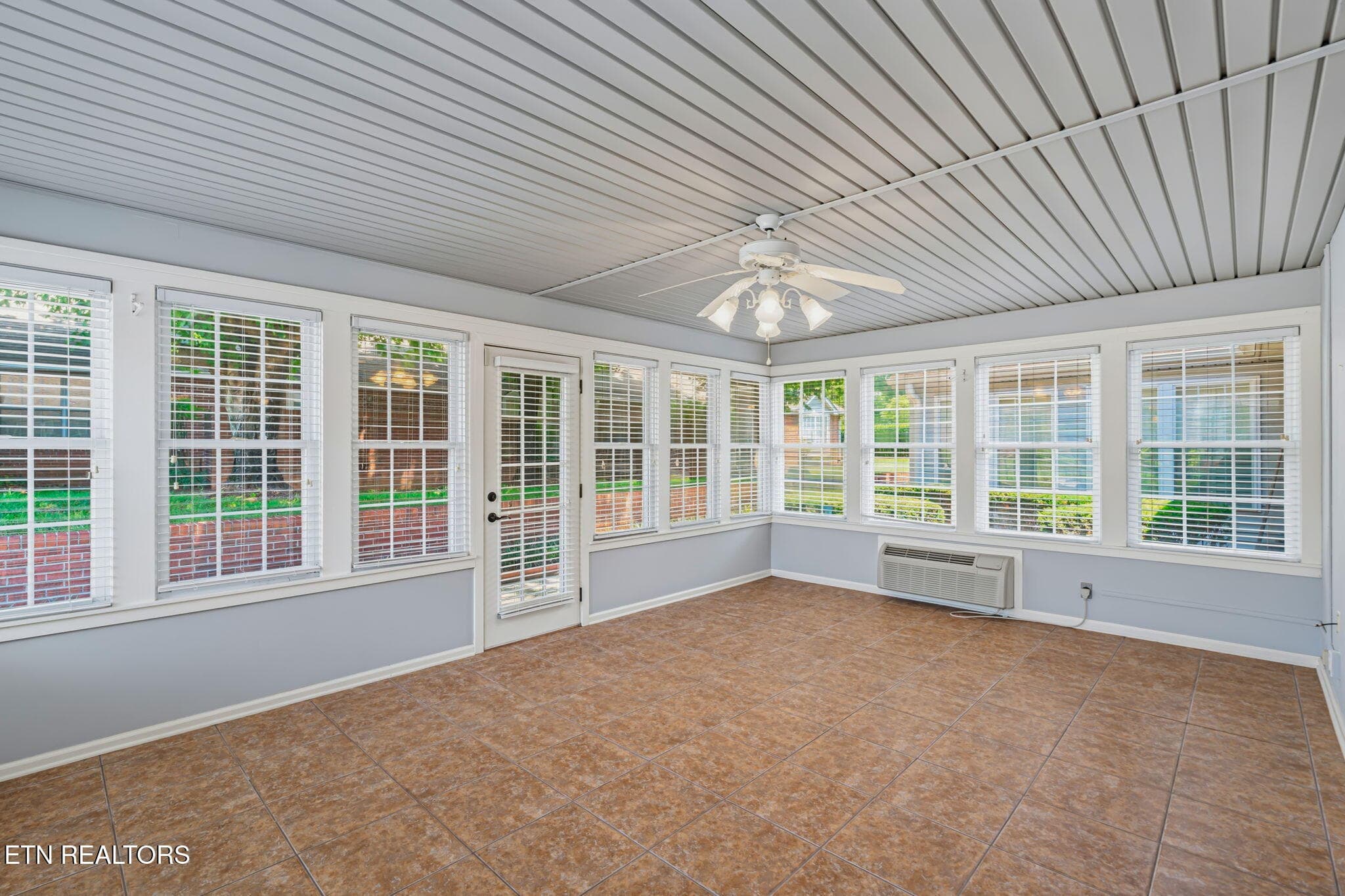 Climate-Controlled Sunroom - 715 Cedar Lane 102, Knoxville, TN 37912