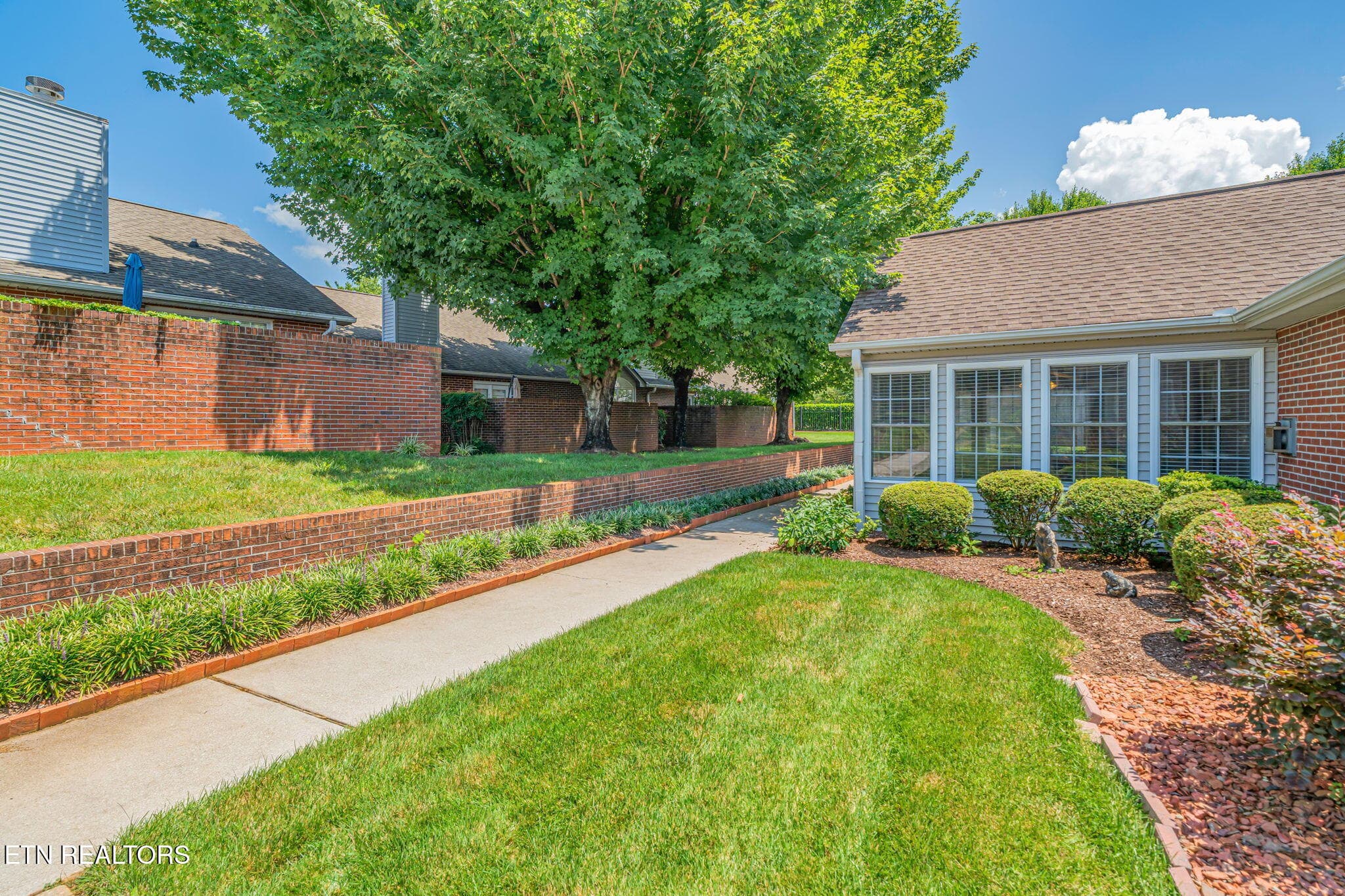 Climate-Controlled Sunroom - 715 Cedar Lane 102, Knoxville, TN 37912