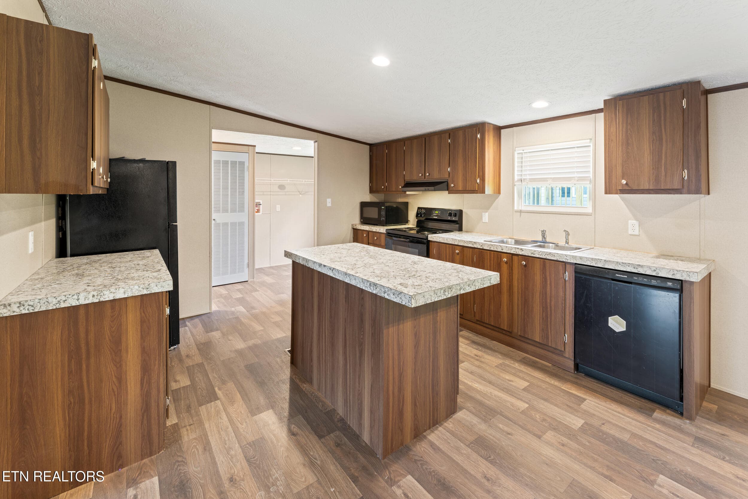 1931 massachusetts ave-12 - 1931 Massachusetts Ave, Knoxville, TN 37921, Knoxville