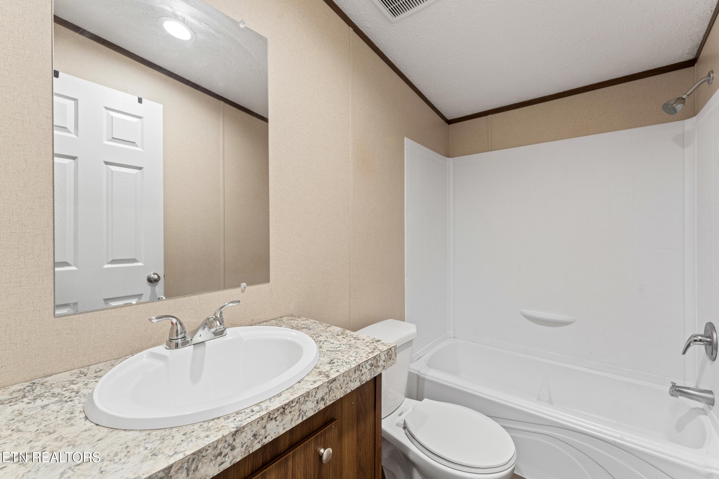 1931 massachusetts ave-27 - 1931 Massachusetts Ave, Knoxville, TN 37921, Knoxville